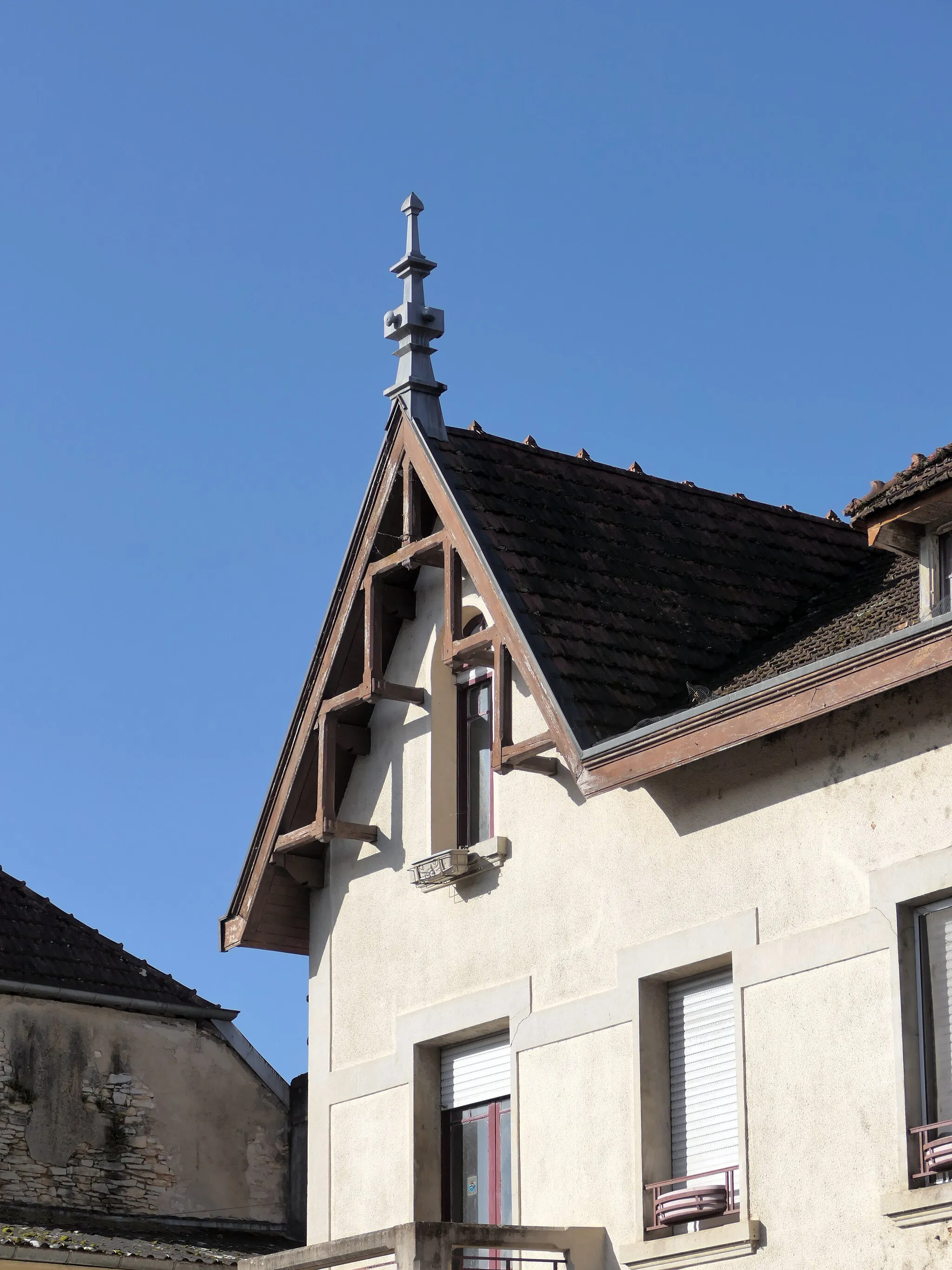 Photo showing: image montrant une photographie prise sur la commune de Rioz dans le département de la Haute-Saône :Maison du bourg
