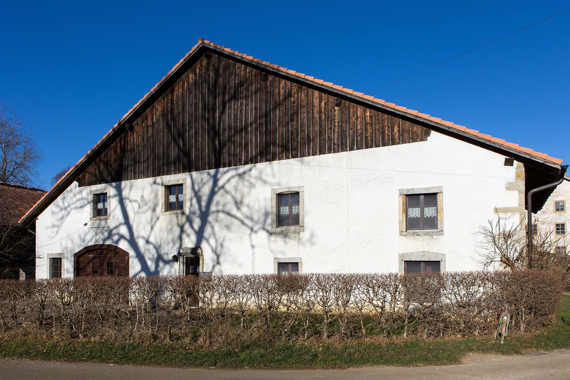 Photo showing: Ortstypisches Freiberger Bauernhaus im Weiler La Bosse bei Le Bémont (JU)