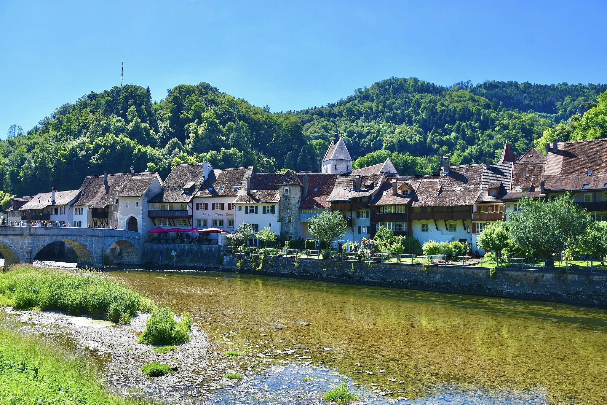 Photo showing: Vue sur la village de Saint-Ursanne (JU), en Suisse.