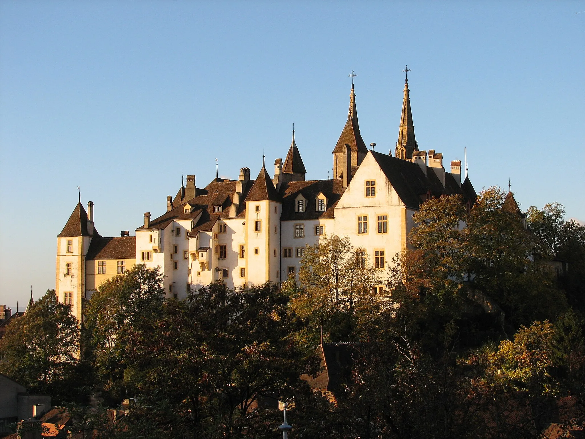 Photo showing: Castle of Neuchâtel in autumn