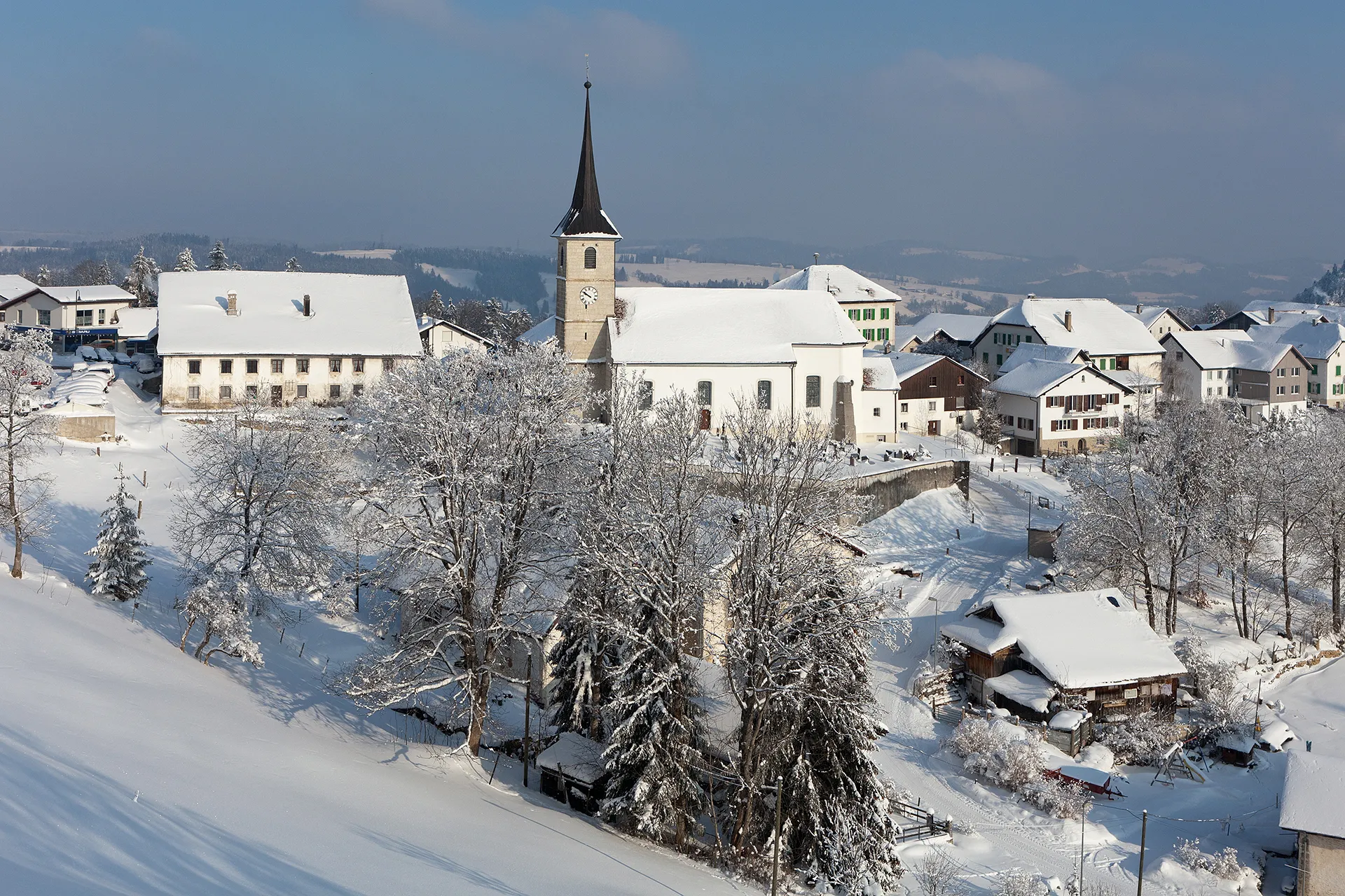 Photo showing: Winterliches Saint-Brais (JU)