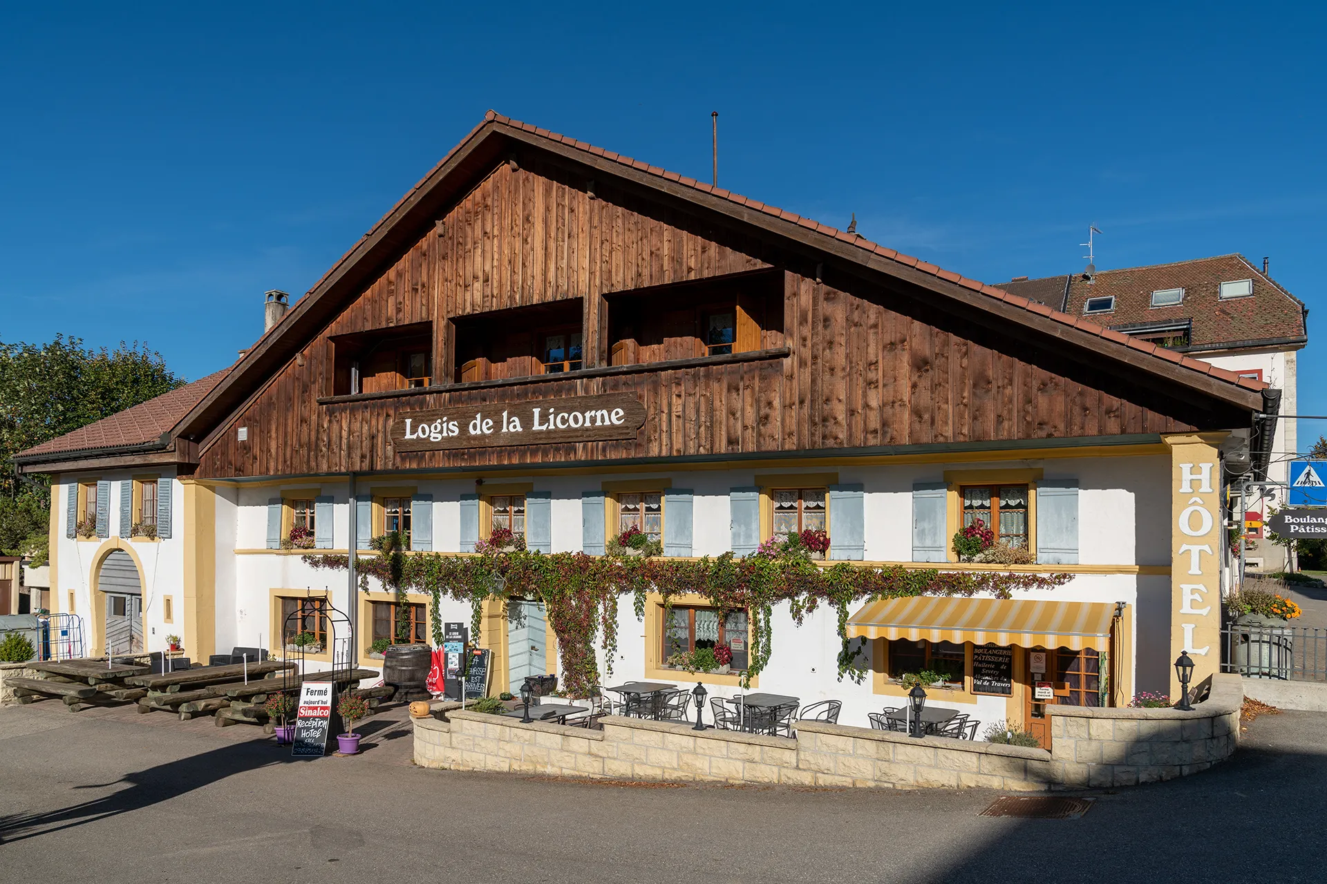 Photo showing: Hôtel du Cheval Blanc in La Ferrière (BE)