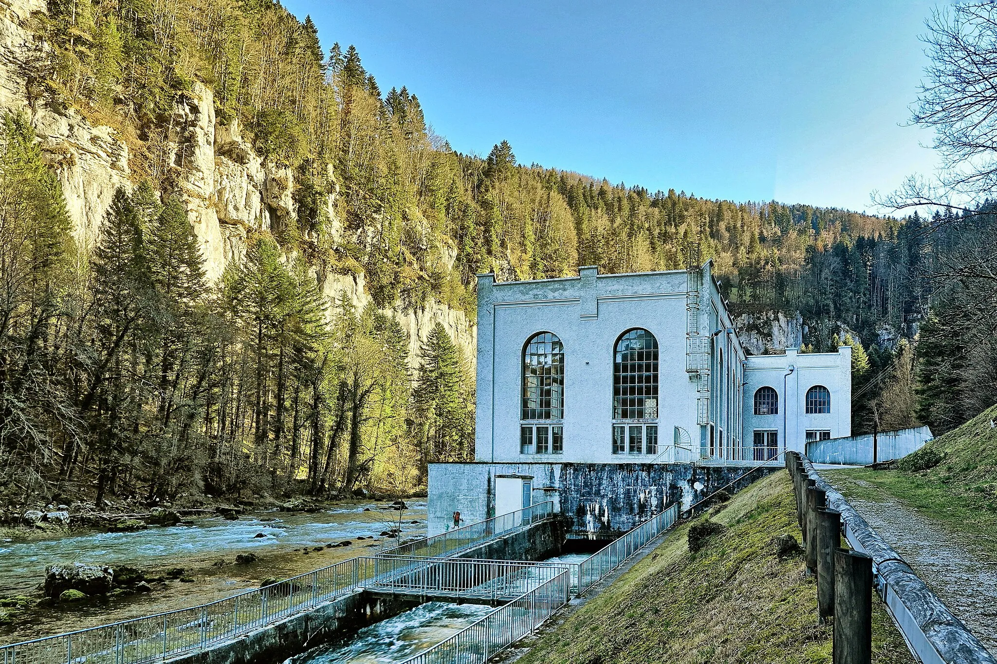 Photo showing: La centrale électrique du Refrain