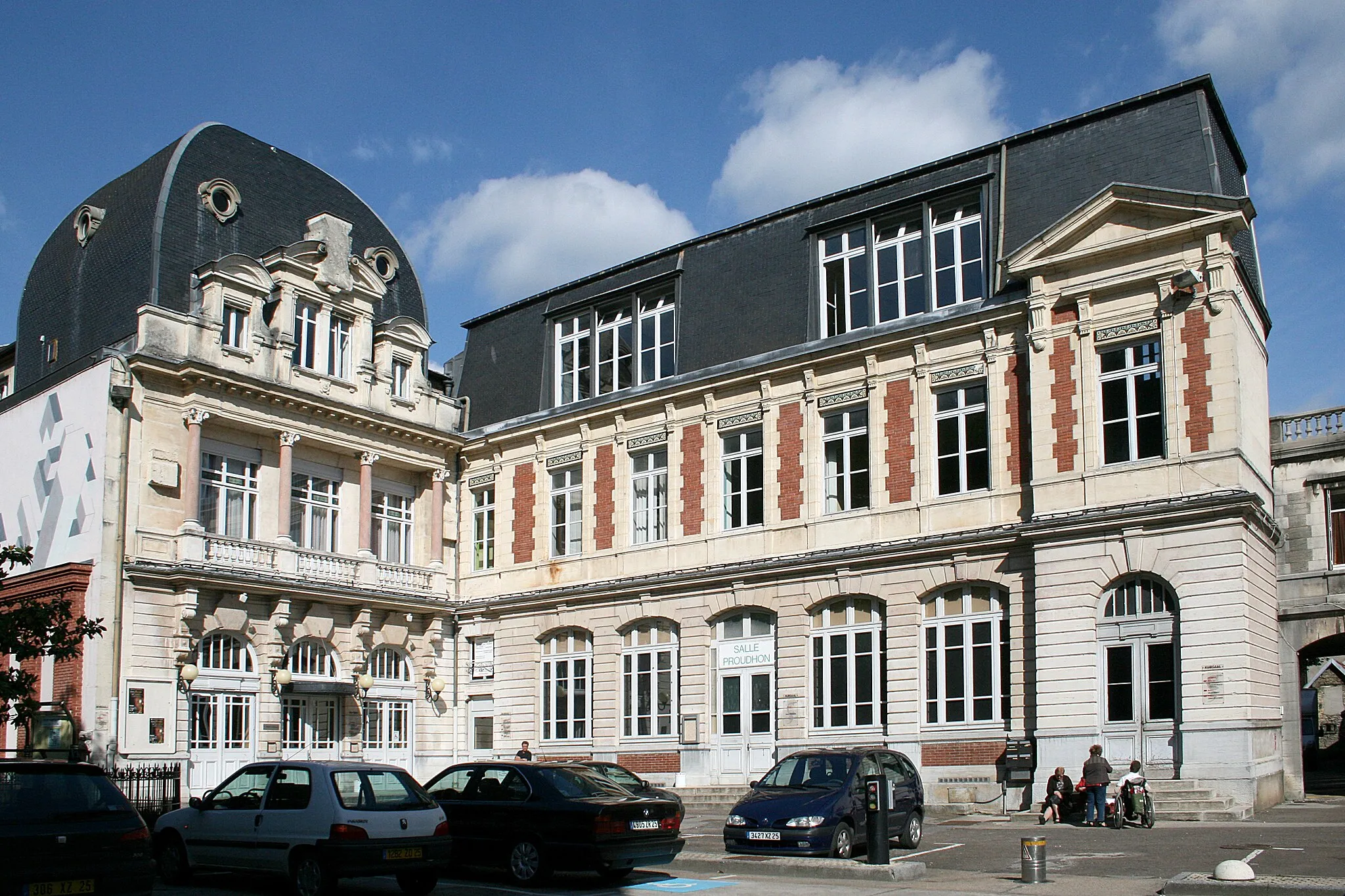 Photo showing: Besançon (Doubs (département) - France), Place du Théâtre, 2 - Le Kursaal.