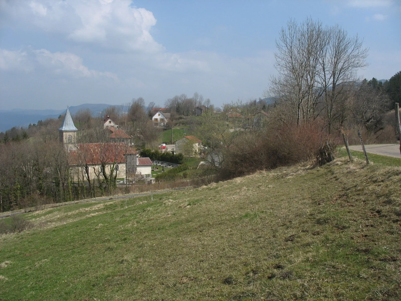 Photo showing: Vue de Larrivoire depuis la route de Samiat