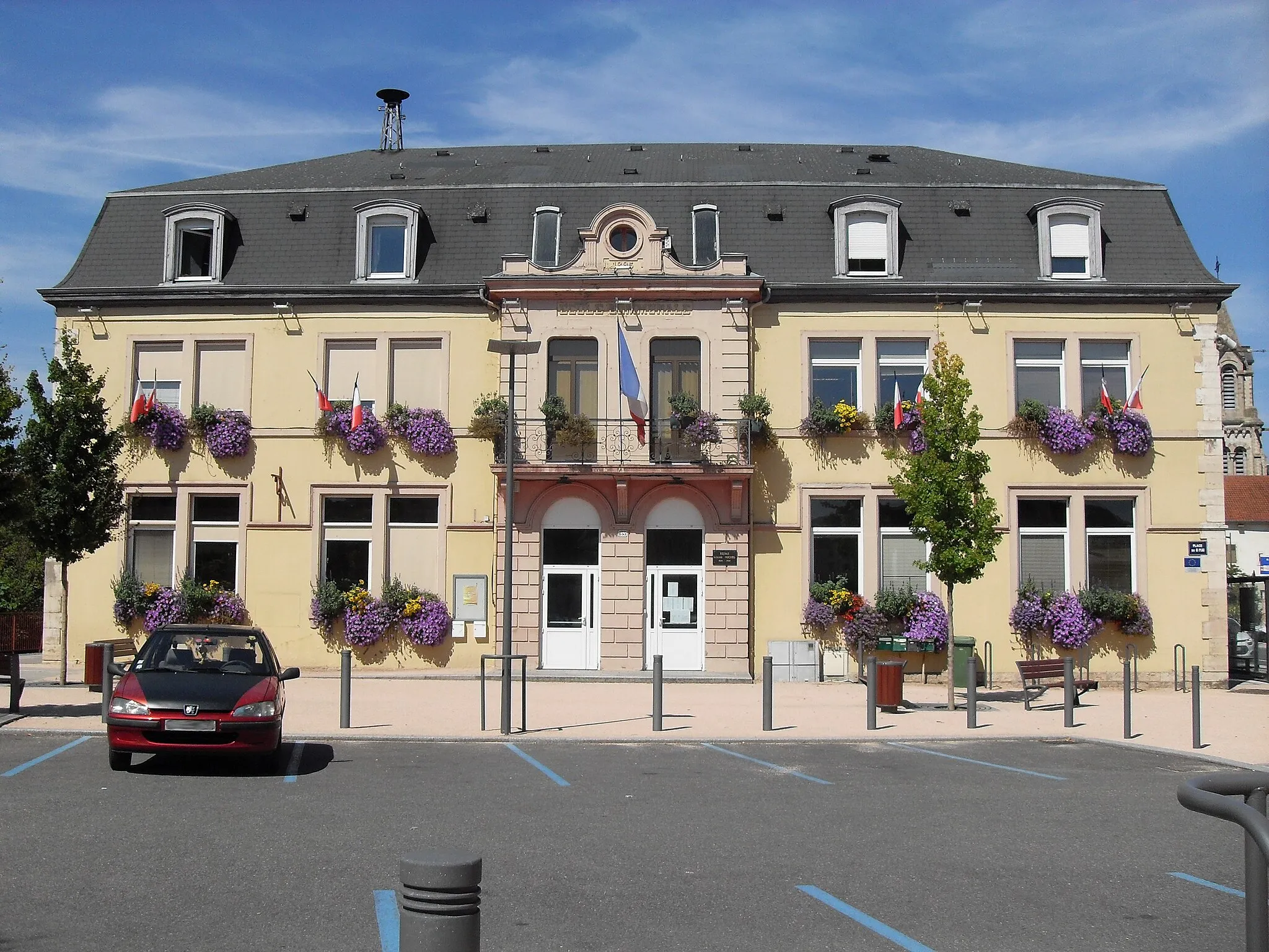 Photo showing: L'école élémentaire «Louise Michel» de Seloncourt