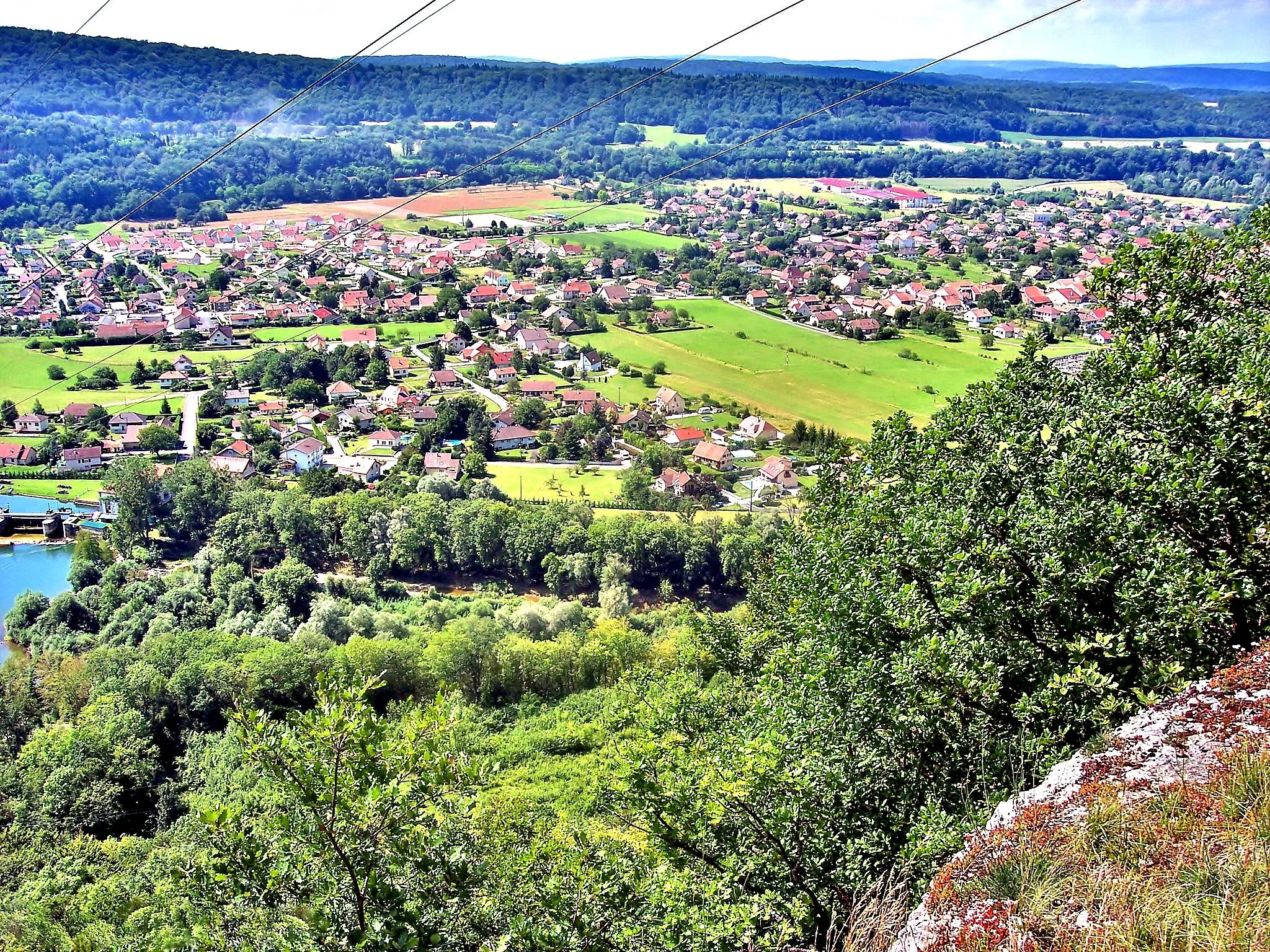 Photo showing: Panorama sur la région, depuis le belvédère des roches. Mathay. Doubs