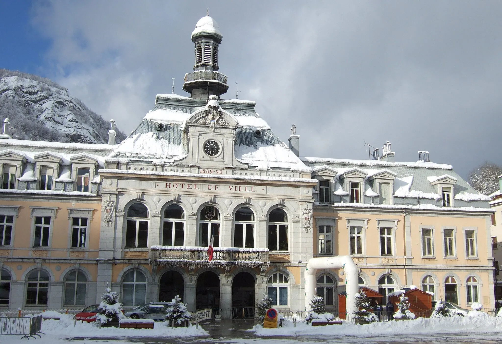 Photo showing: This building is indexed in the base Mérimée, a database of architectural heritage maintained by the French Ministry of Culture, under the reference PA39000064 .