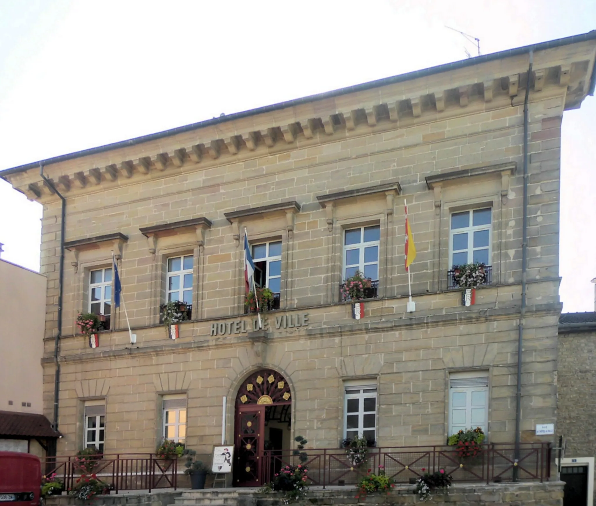 Photo showing: L'hôtel de ville de Monthureux-sur-Saône