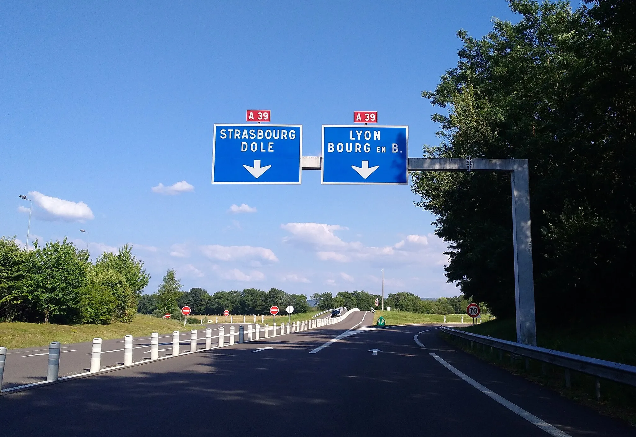 Photo showing: Entrée sur l'autoroute A39 après le péage de Beaurepaire-en-Bresse (Saône-et-Loire, France).