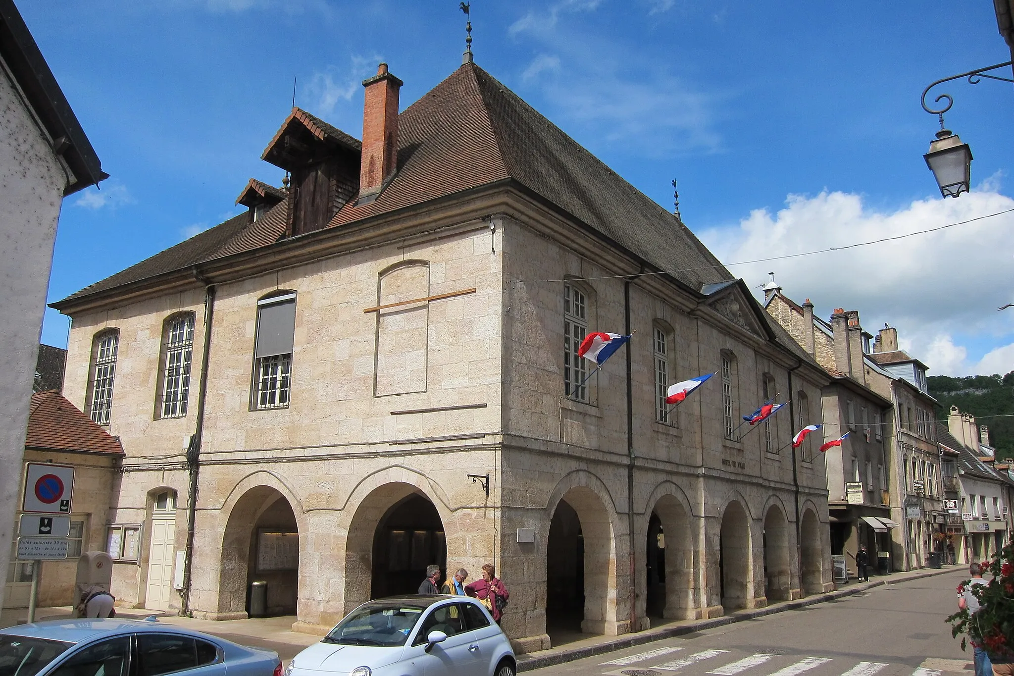 Photo showing: Townhall n(Le Mairie) of Ornans in traditional style and always decorated with French flags