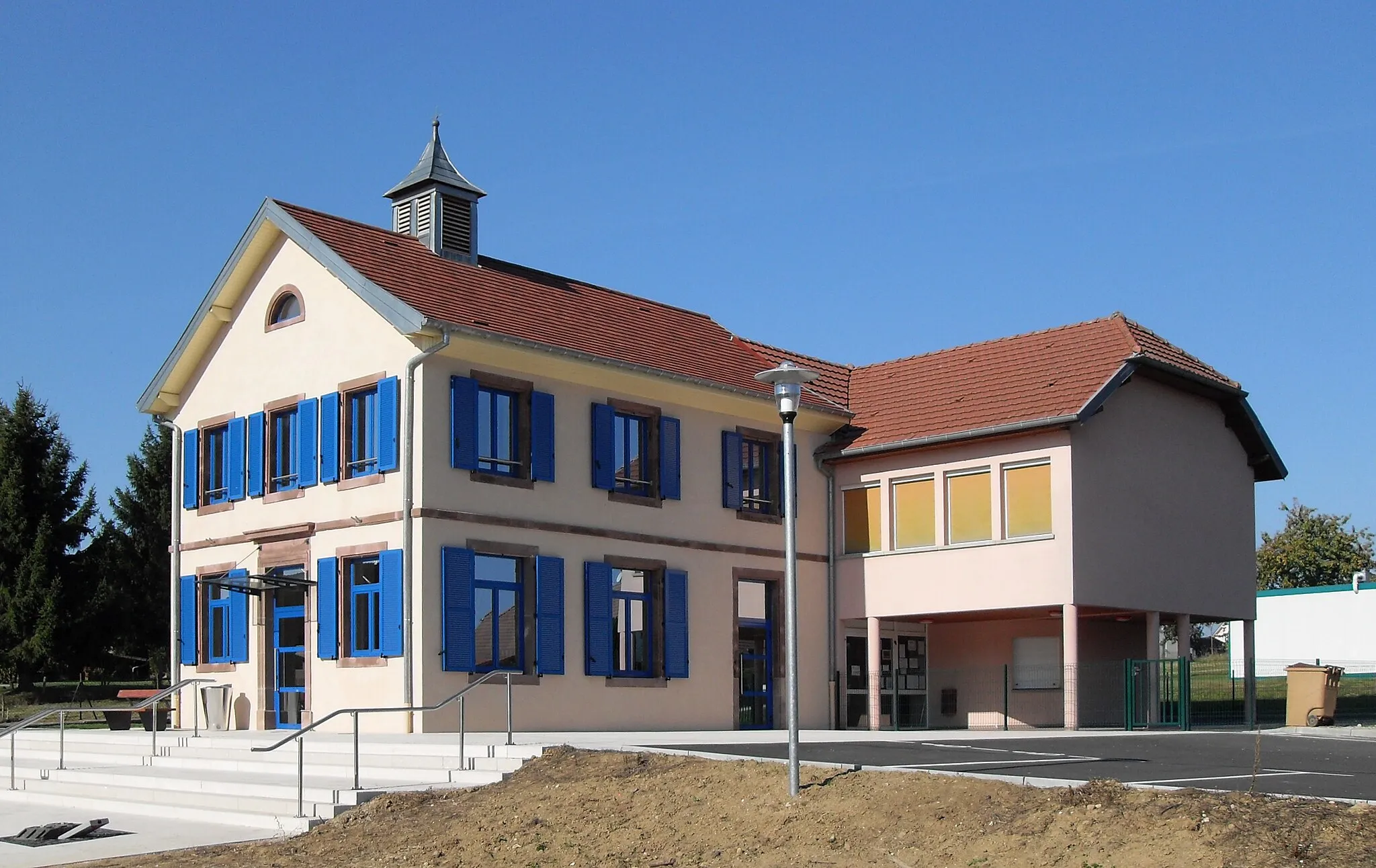 Photo showing: La mairie-école de Charmois