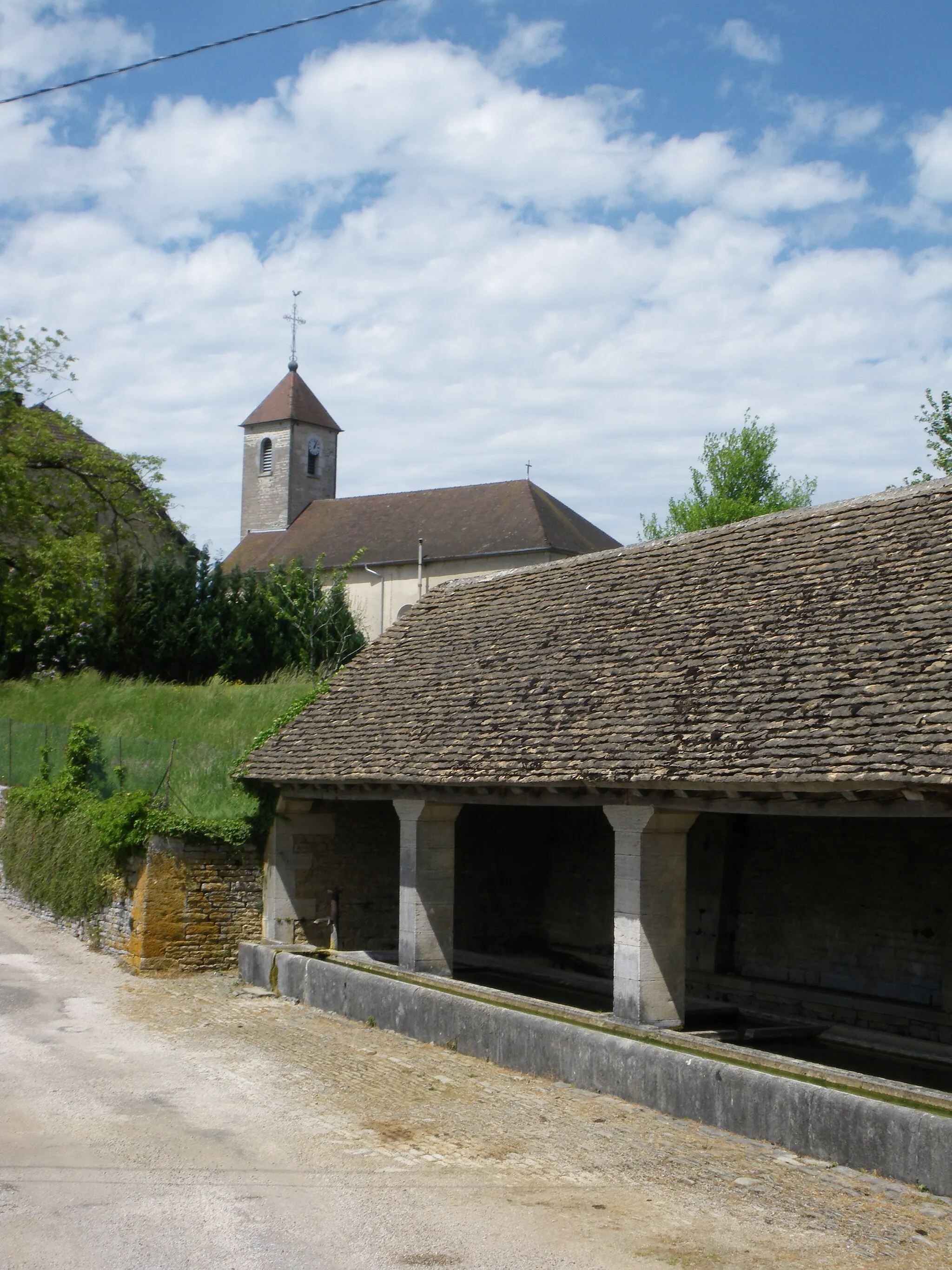 Photo showing: Amondans (Doubs) vue du lavoir et de l'église