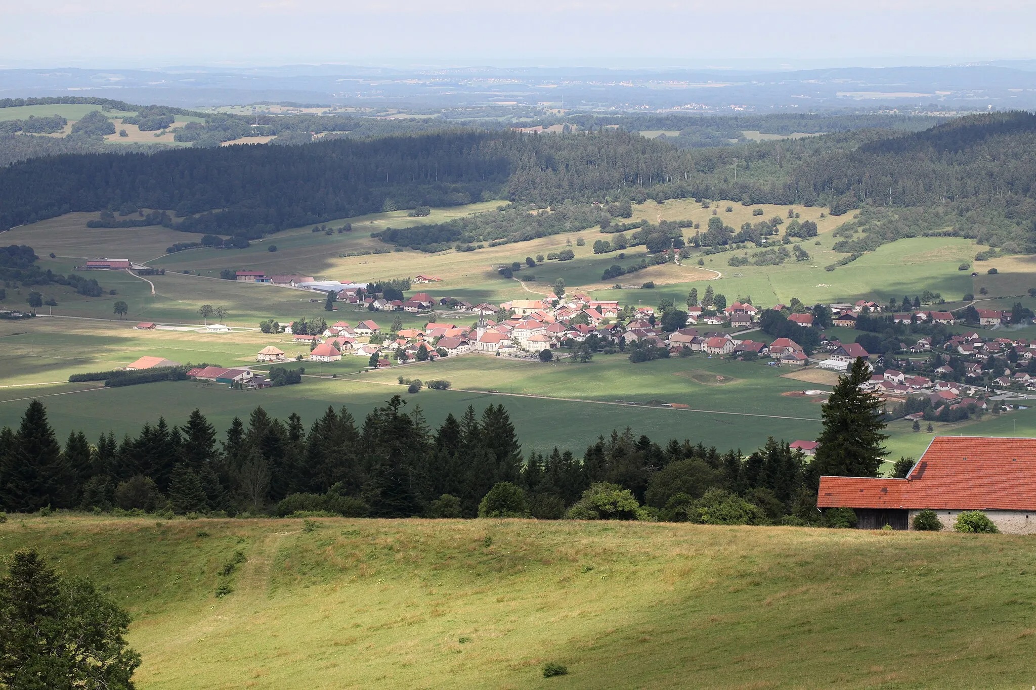 Photo showing: Arc-sous-Cicon vu du Crêt-Monniot.