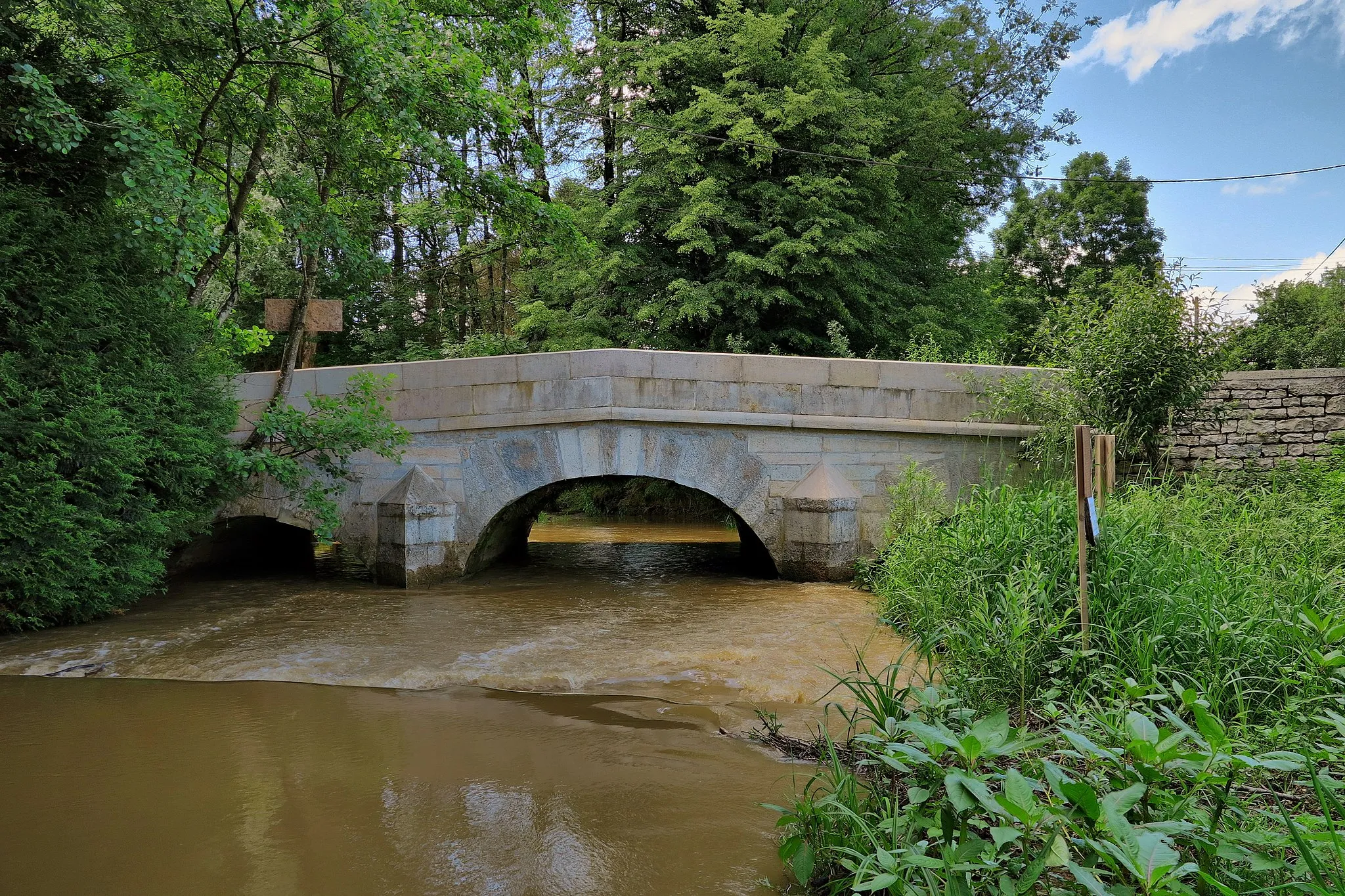 Photo showing: Le vieux pont sur le ruisseau de Tallans