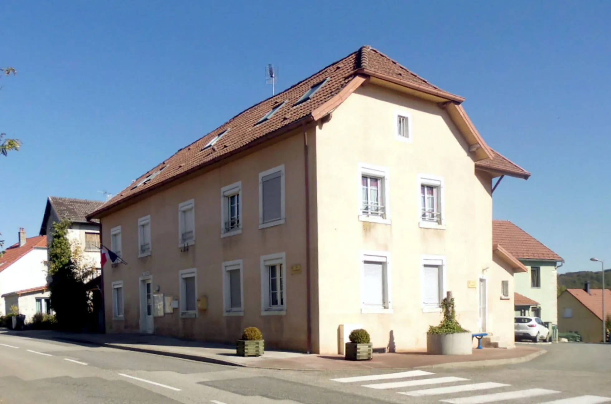 Photo showing: La mairie d'Autechaux-Roide