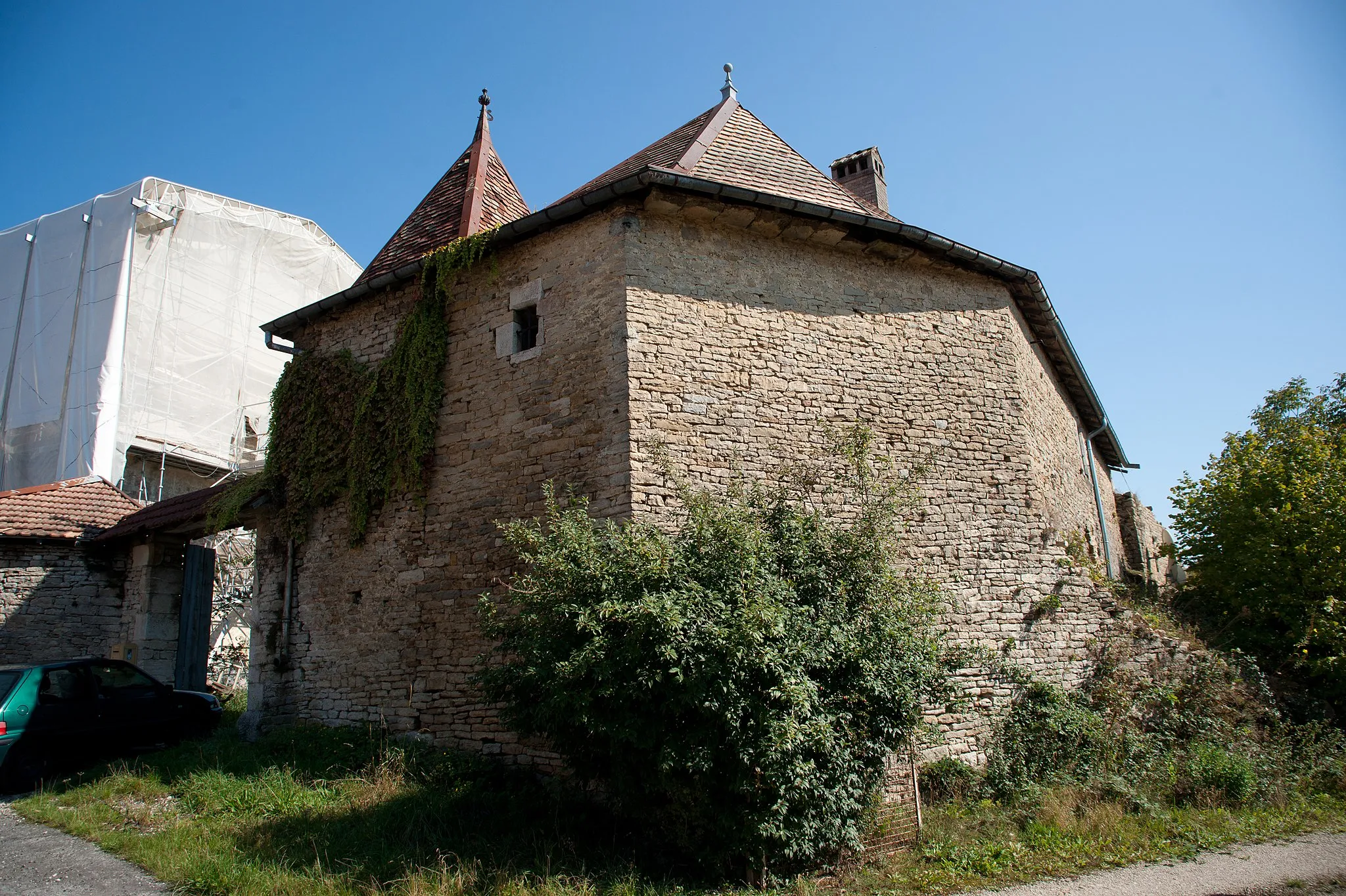 Photo showing: This building is classé au titre des monuments historiques de la France. It is indexed in the base Mérimée, a database of architectural heritage maintained by the French Ministry of Culture, under the reference PA00101791 .