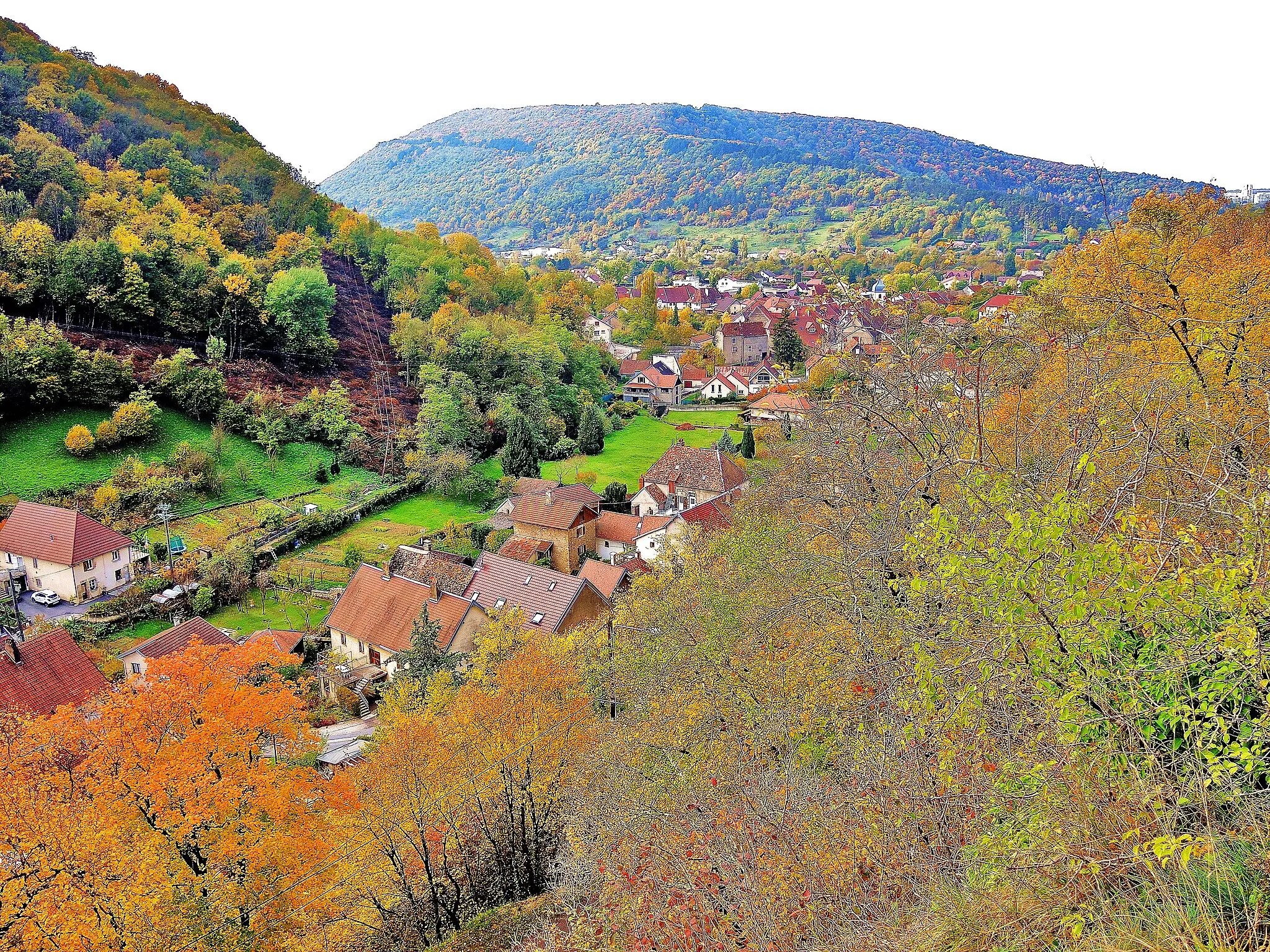 Photo showing: Autre vue sur le village de Beure, depuis la voie Romaine
