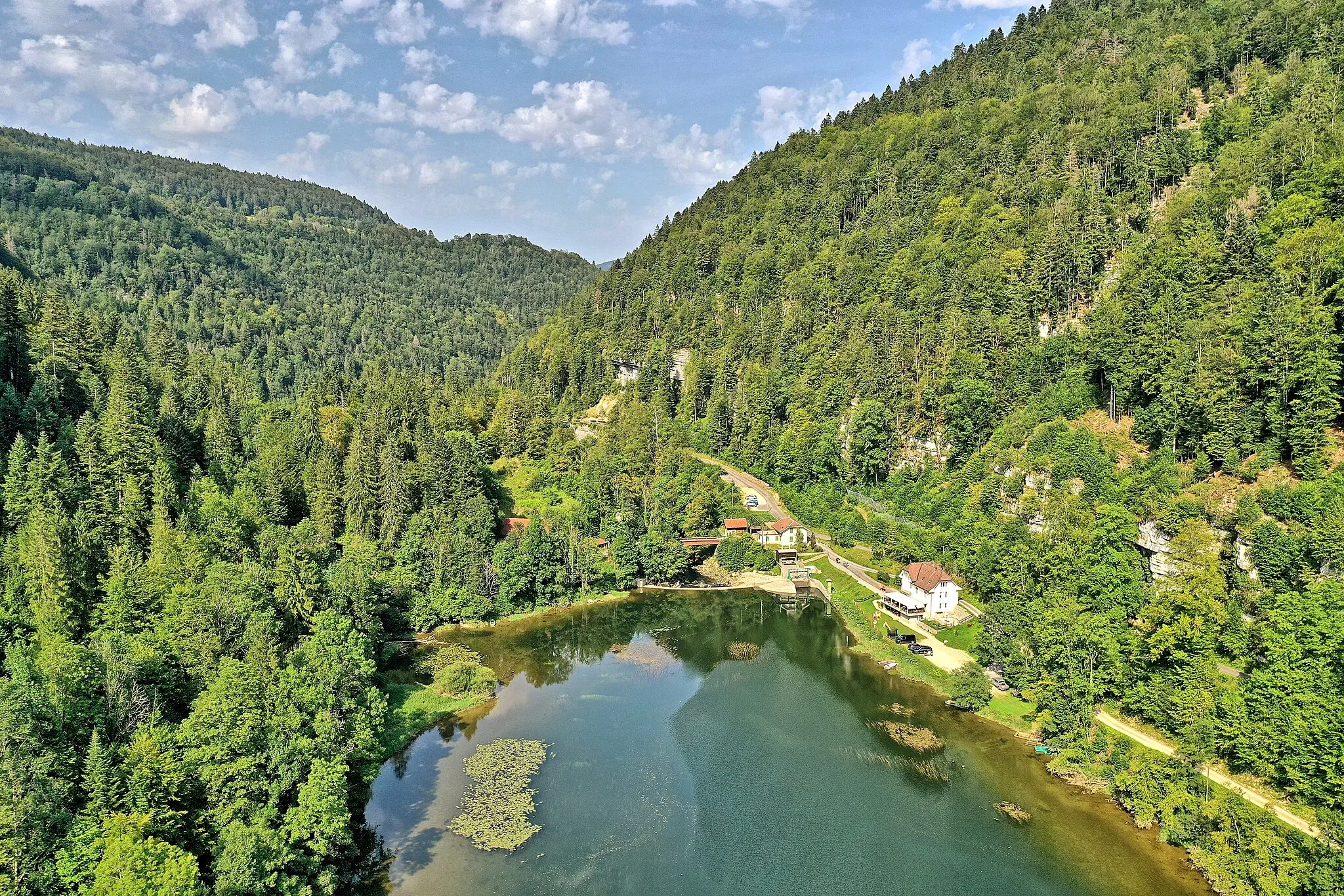 Photo showing: Le barrage de la Goule et sa retenue