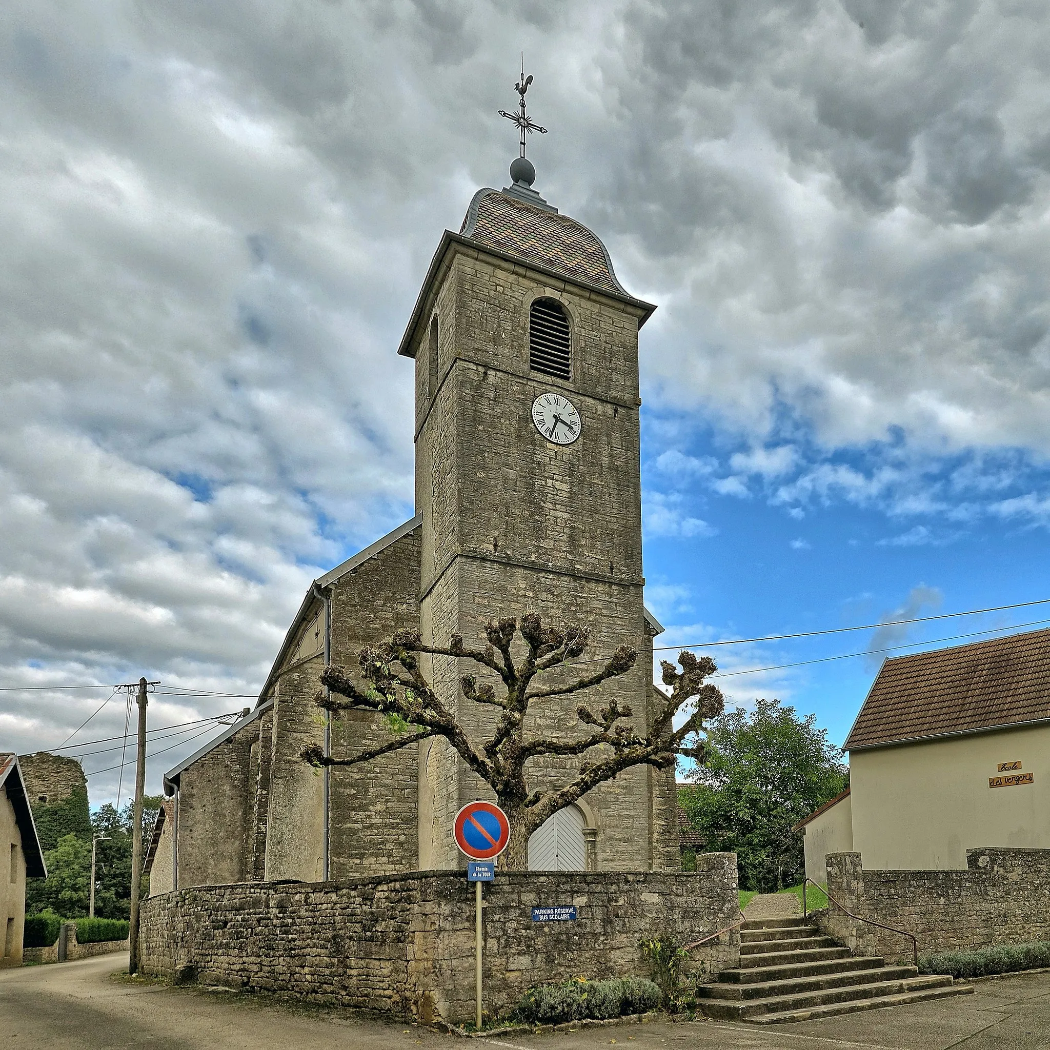 Photo showing: L'église Saints-Pierre-et-Paul