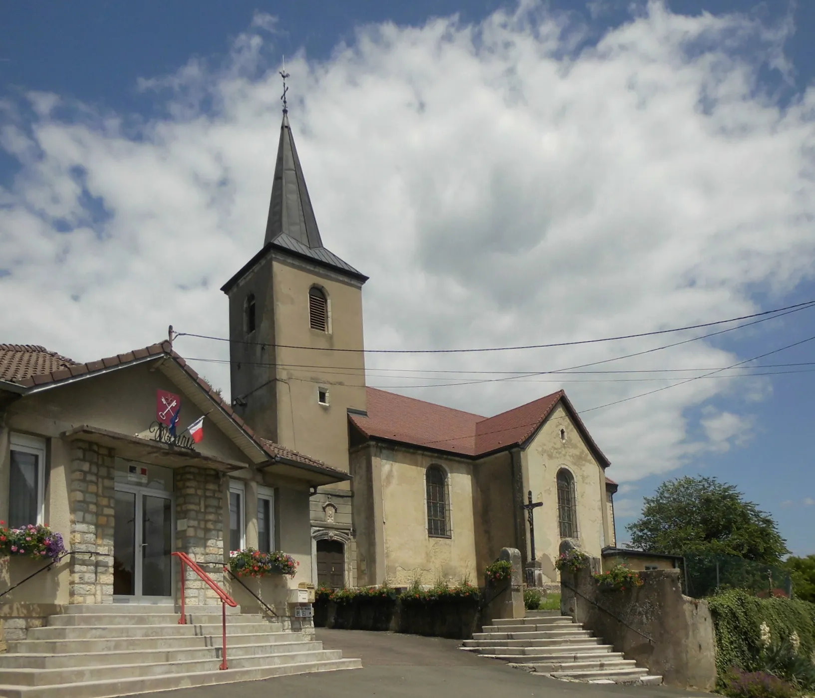 Photo showing: L'église Saint-Pierre-Saint-Paul de Dampierre-sur-le-Doubs