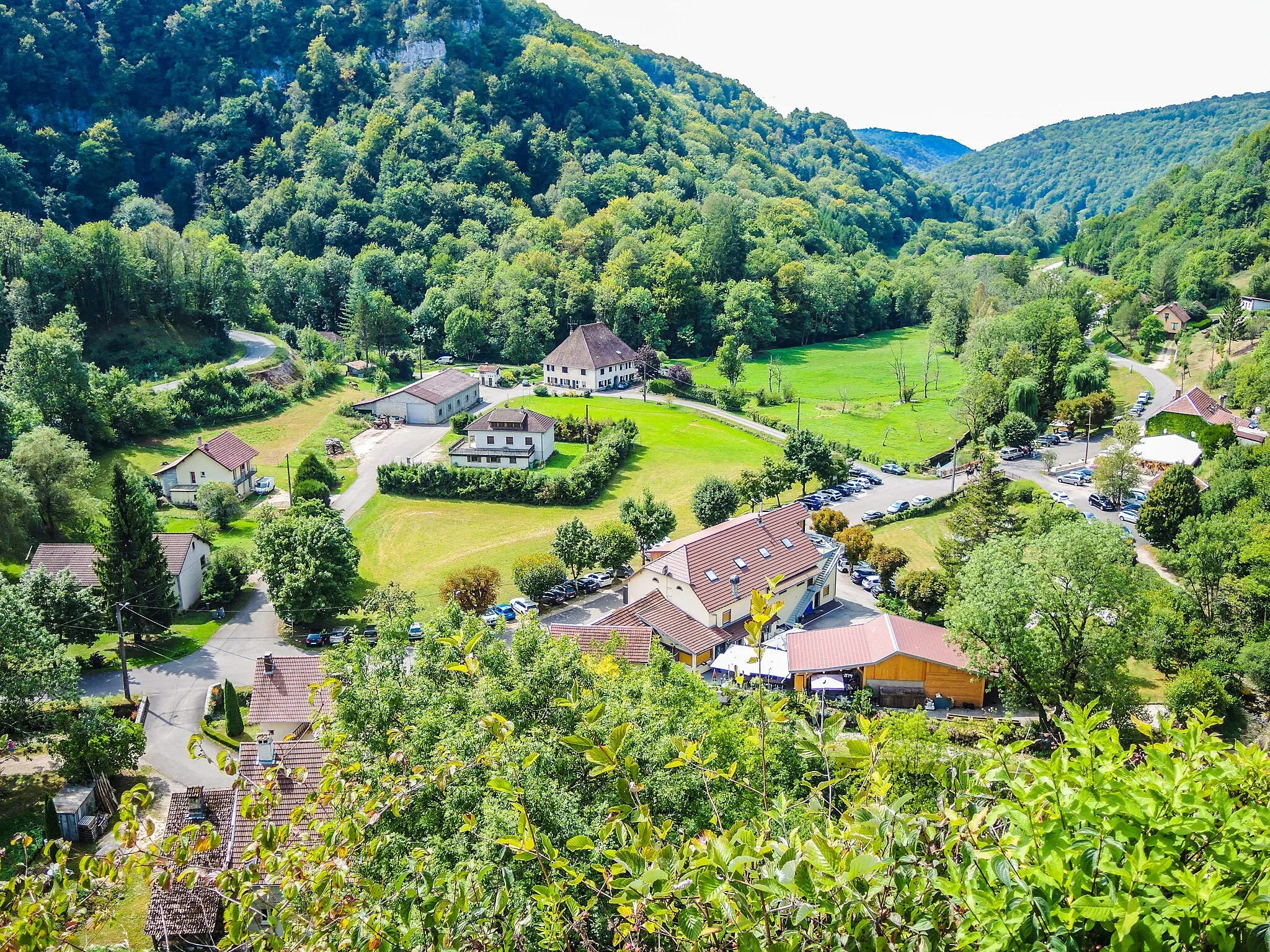 Photo showing: Panorama sur Val-de-Cusance, depuis la chapelle Saint-Erminfroy. Doubs.