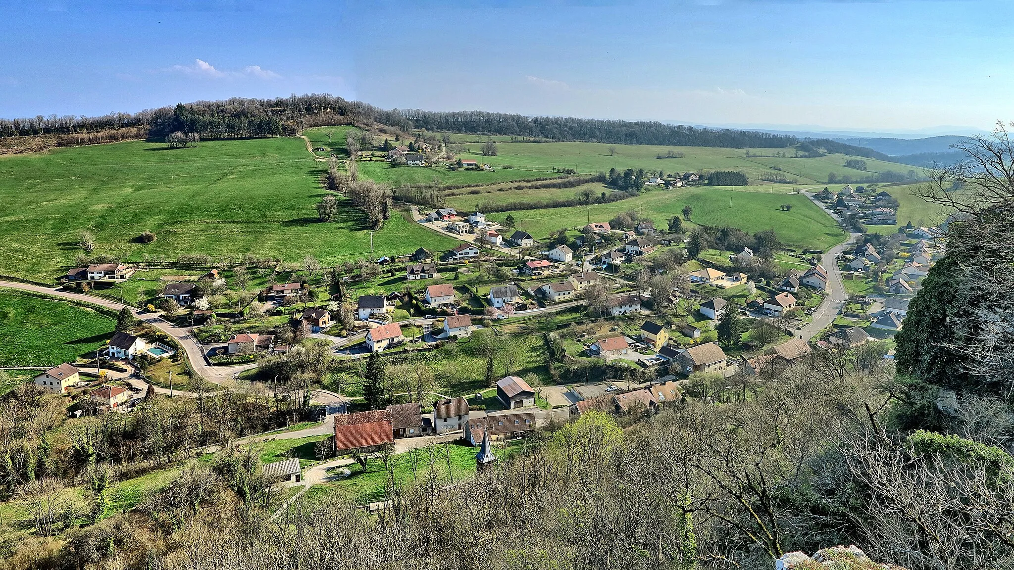 Photo showing: Le village vu depuis l'ancien château