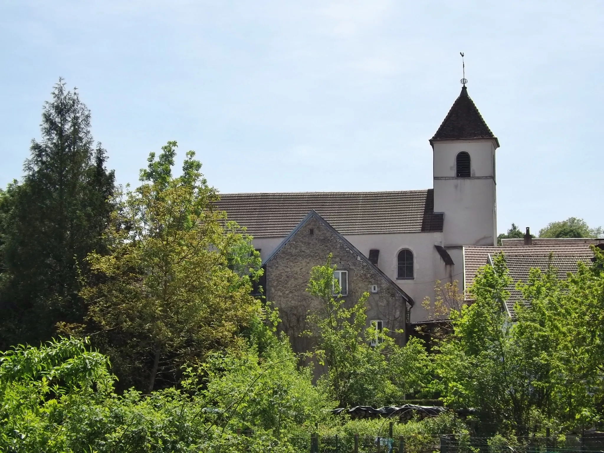 Photo showing: Sight of the church of Geneuille, near Besançon in Doubs, France.