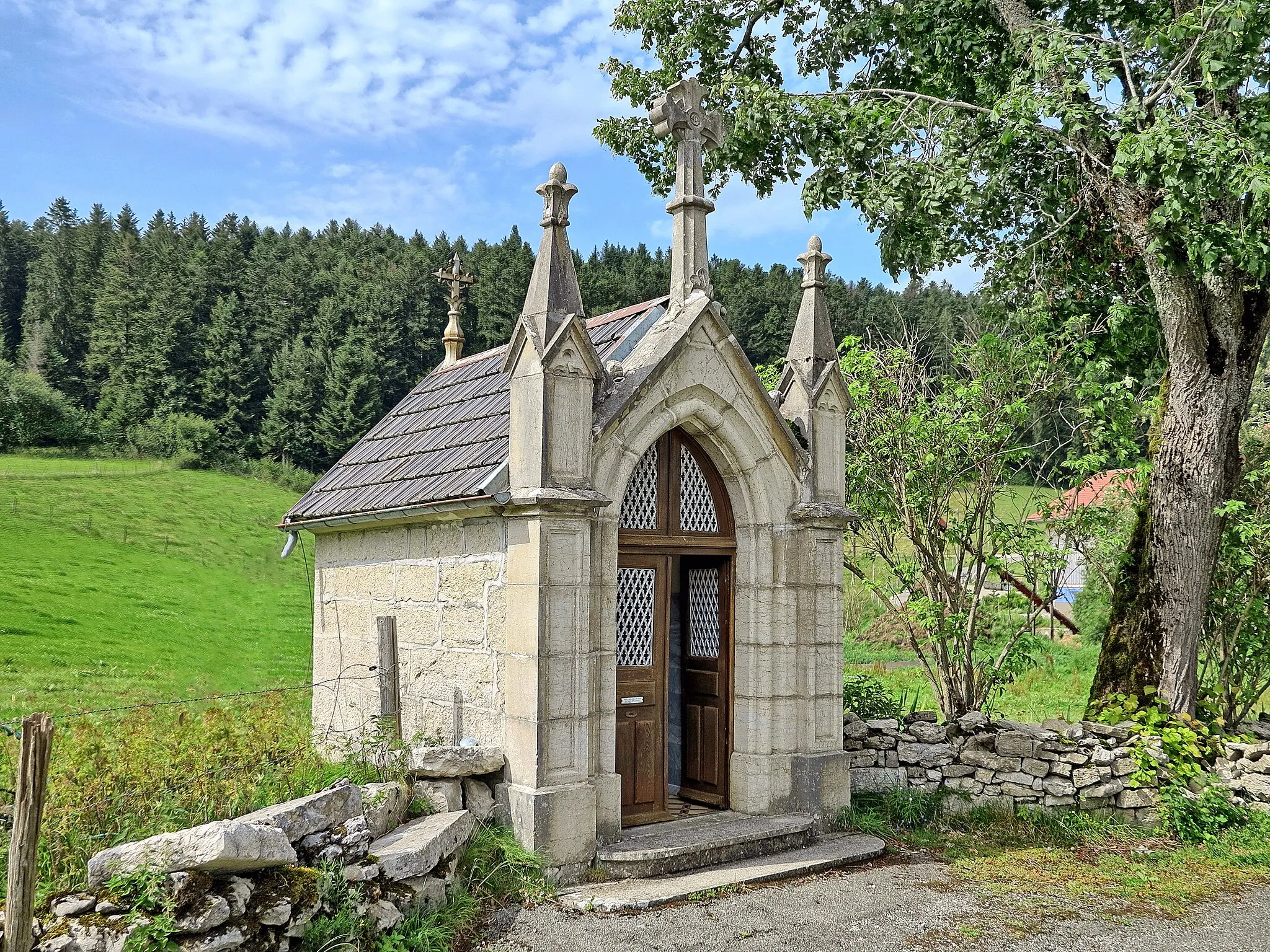 Photo showing: La chapelle Notre-Dame-de-Bon-Secours des Louisot