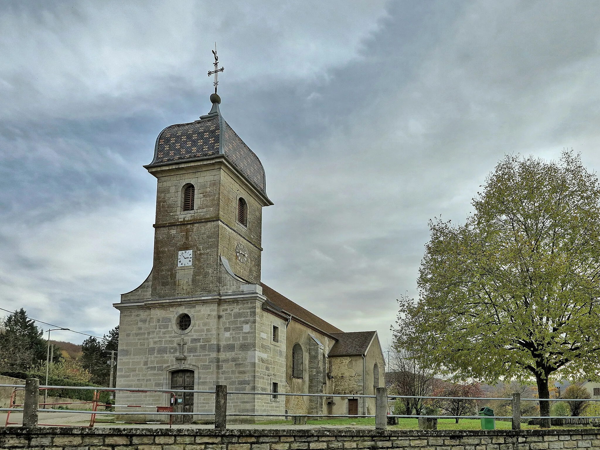 Photo showing: L'église Saint-Pierre et Saint-Paul