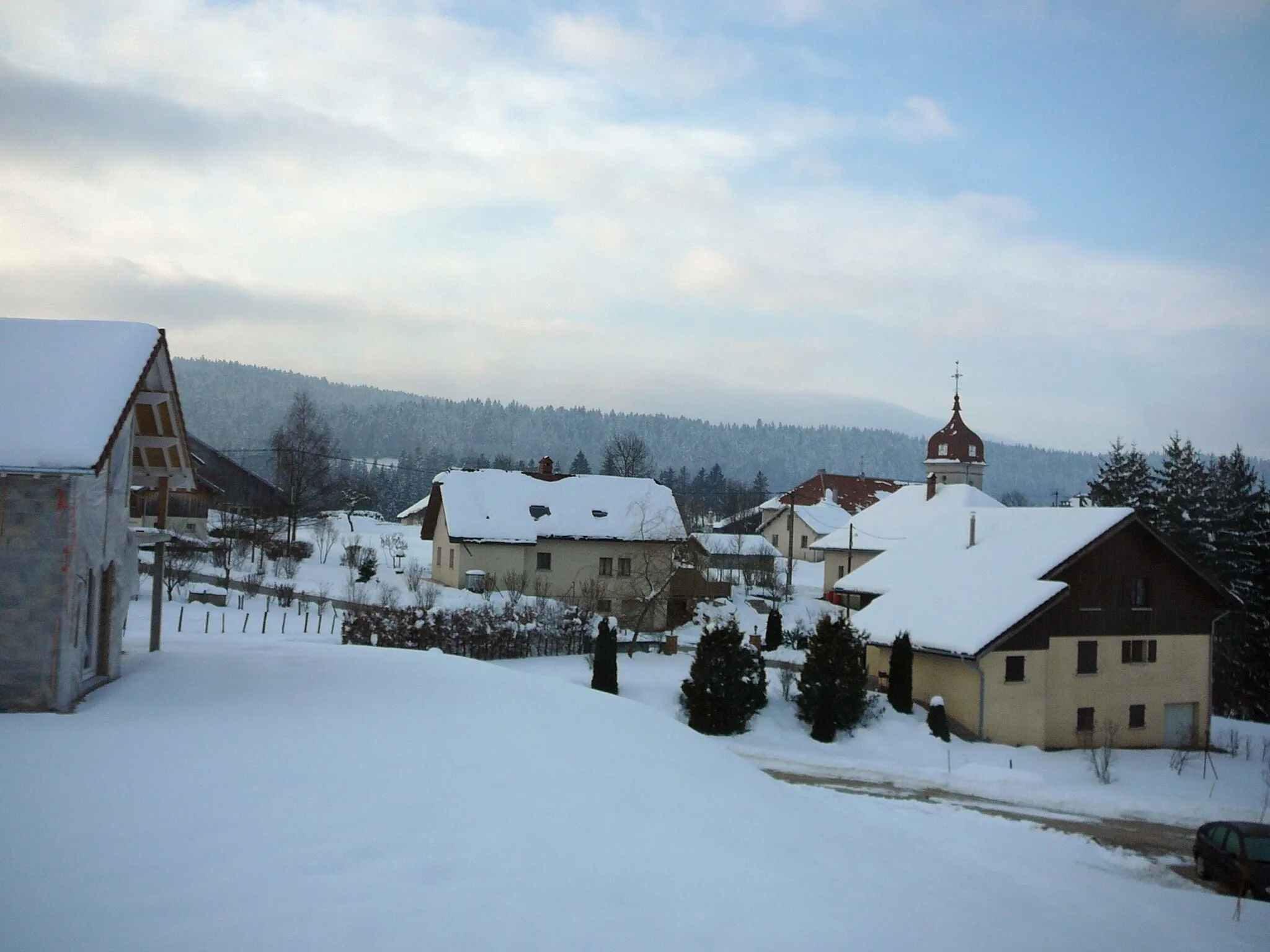 Photo showing: Hameau de Remonot vu du train