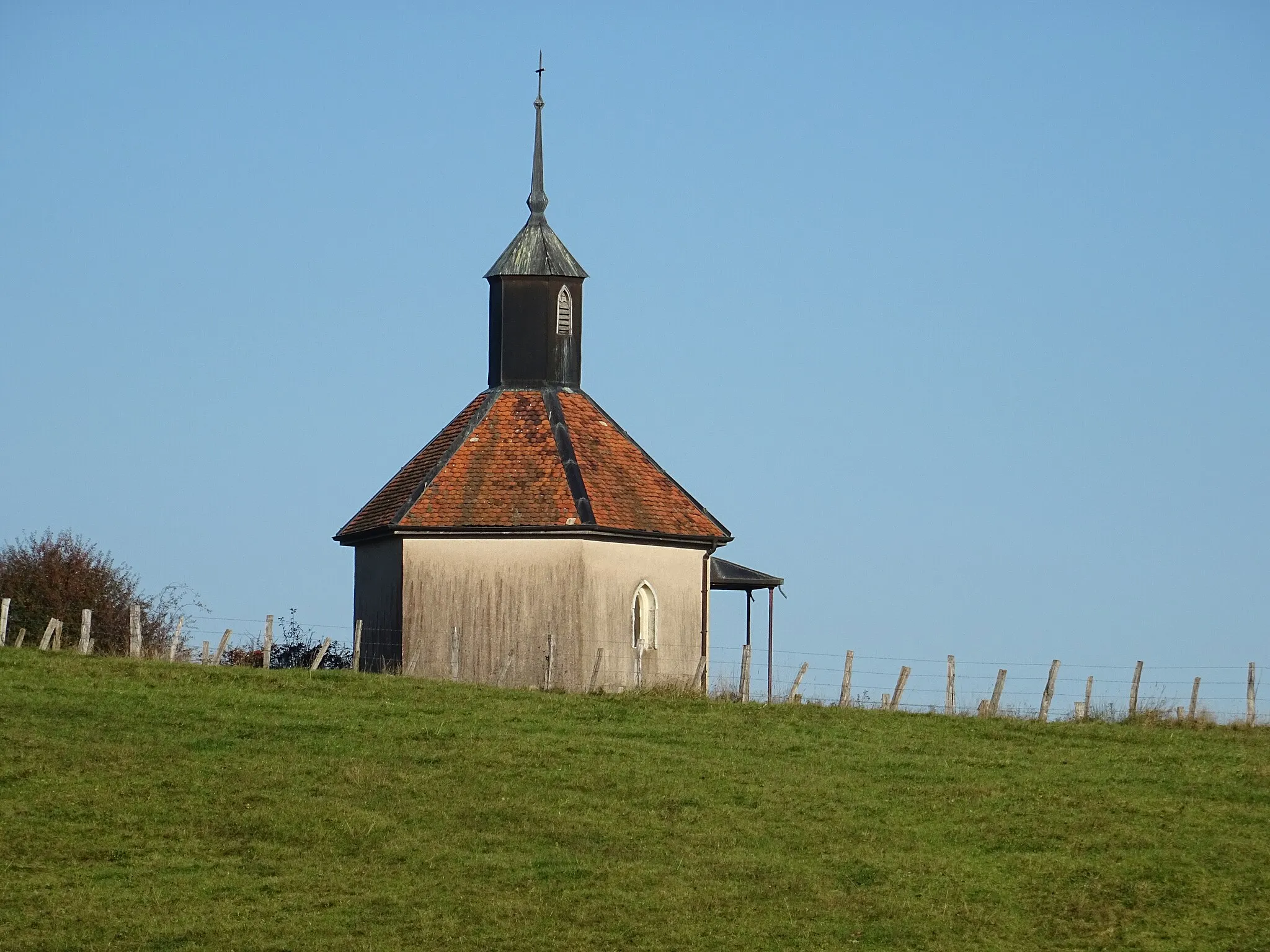 Photo showing: La chapelle de la Vierge à Uzelle.