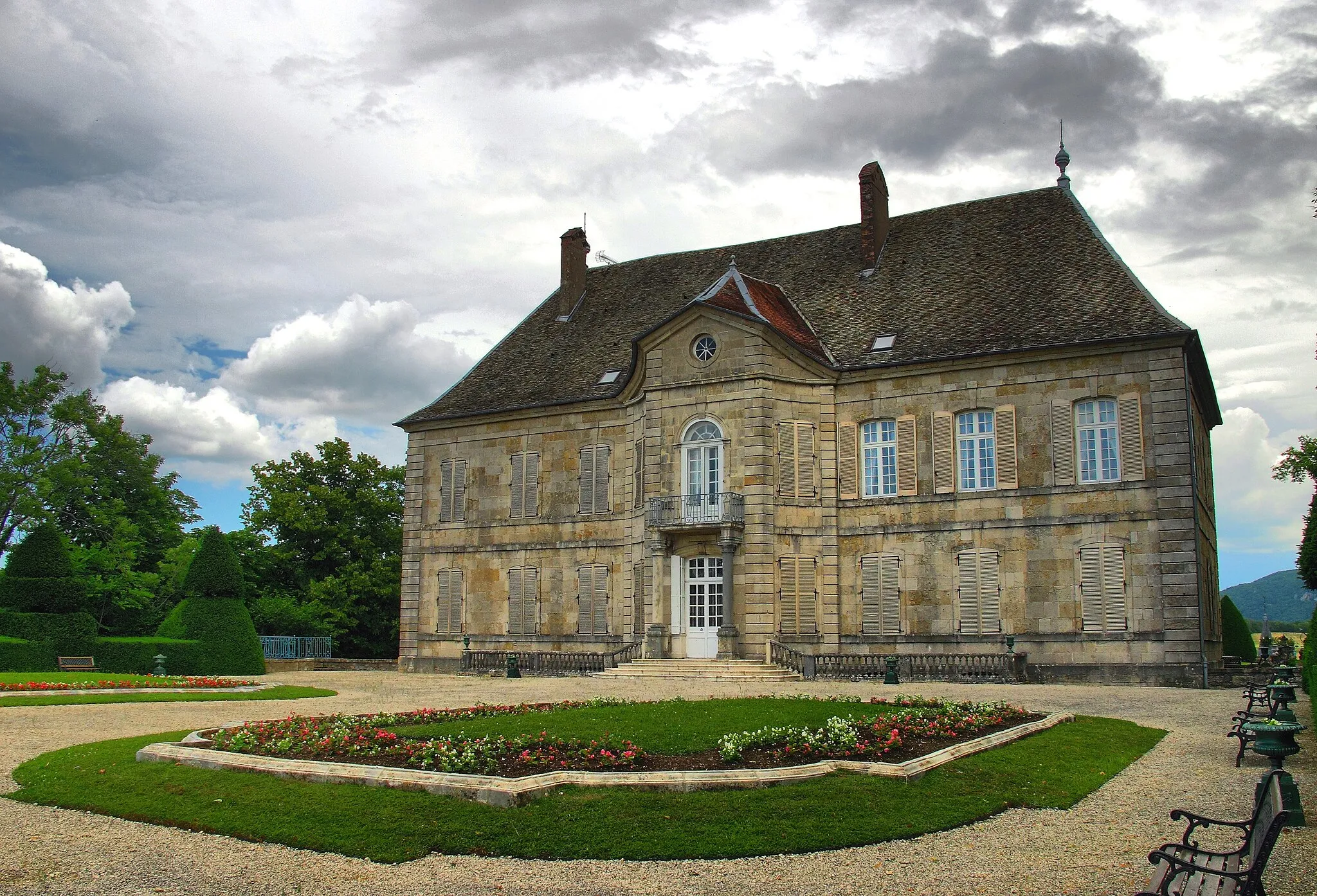 Photo showing: This building is inscrit au titre des monuments historiques de la France. It is indexed in the base Mérimée, a database of architectural heritage maintained by the French Ministry of Culture, under the reference PA00101731 .