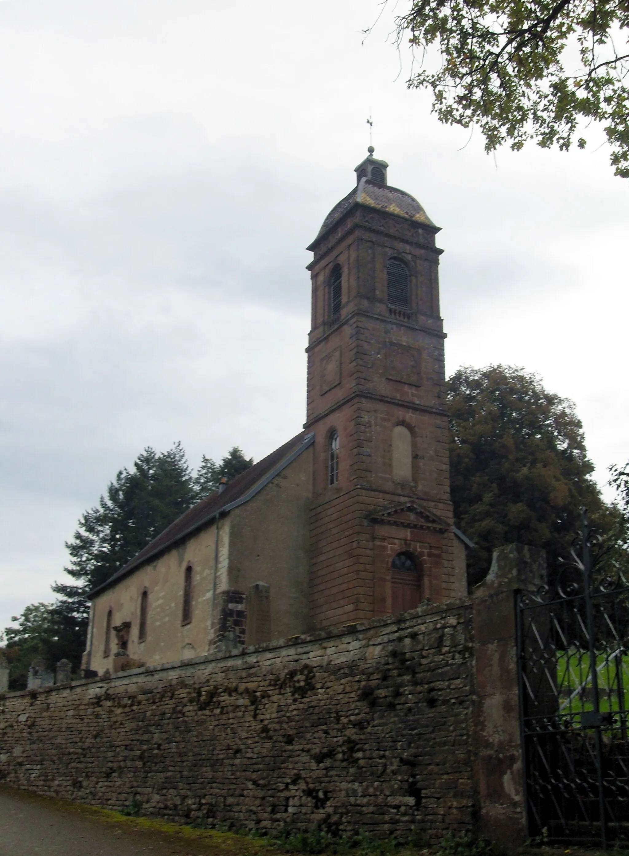 Photo showing: Temple protestant de Saint-Julien-lès-Montbéliard, côté ouest