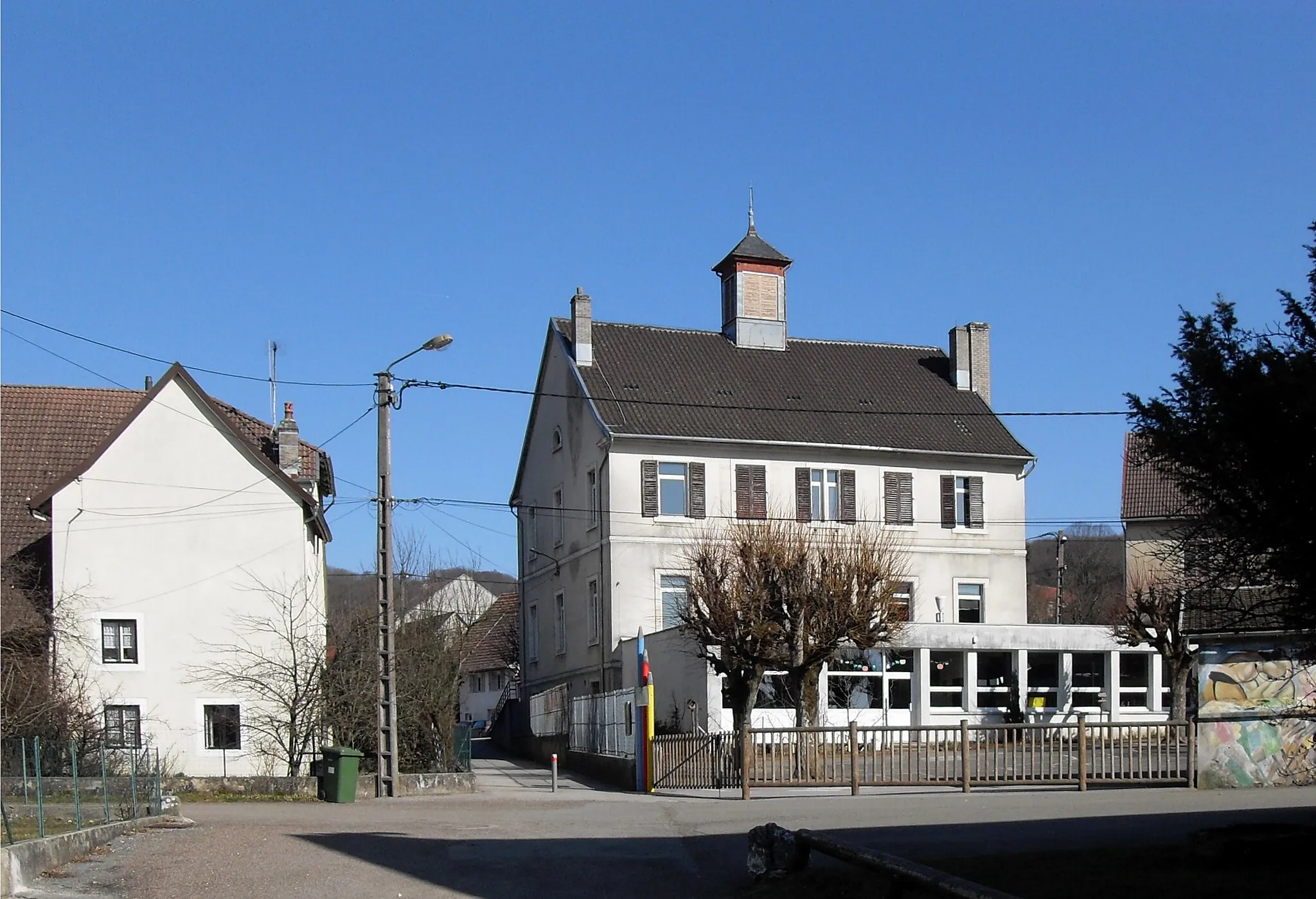 Photo showing: La mairie-école de Vandoncourt