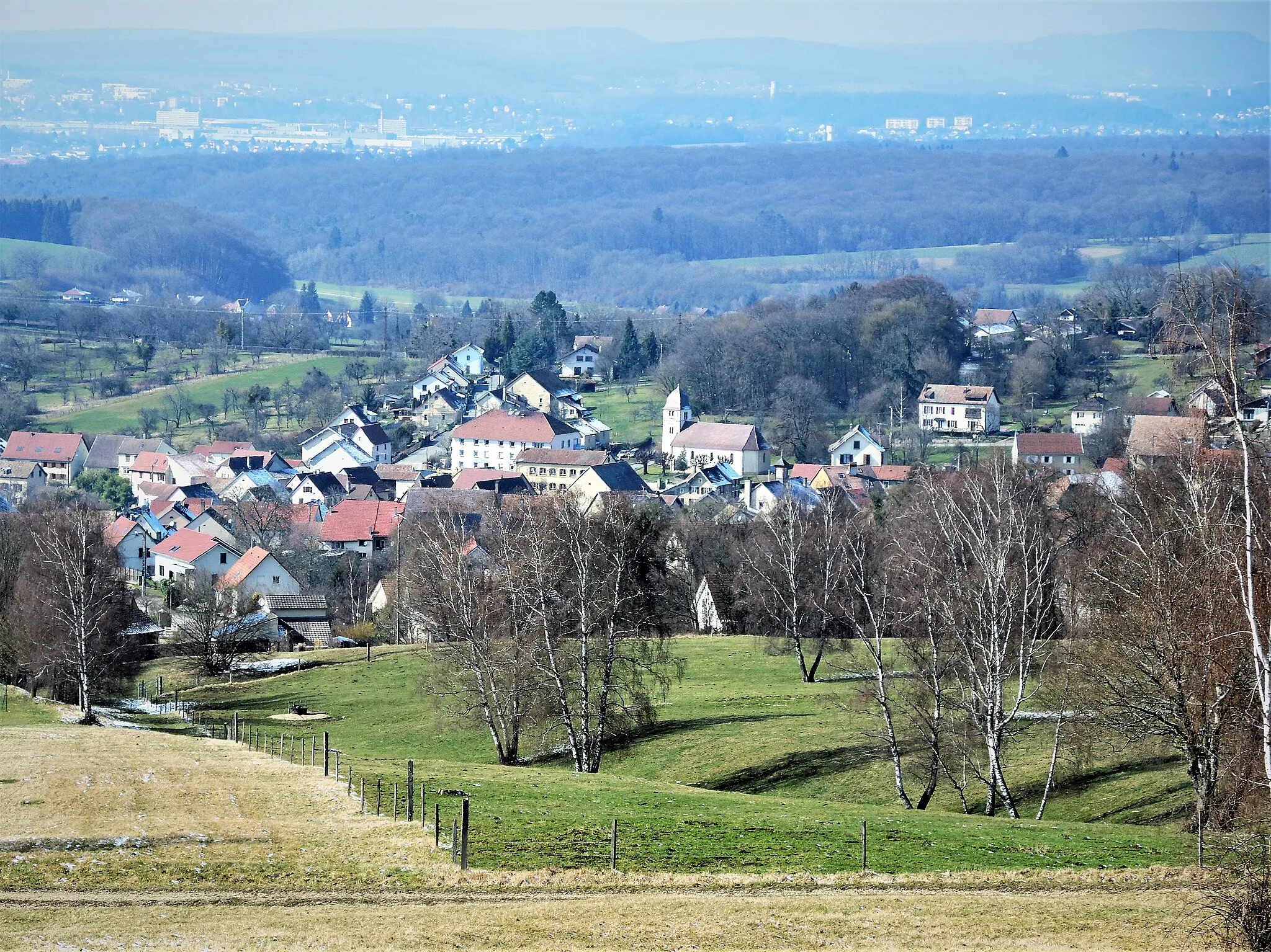 Photo showing: Village de Vandoncourt, vu du belvédère, route du pont Sarrazin. Doubs
