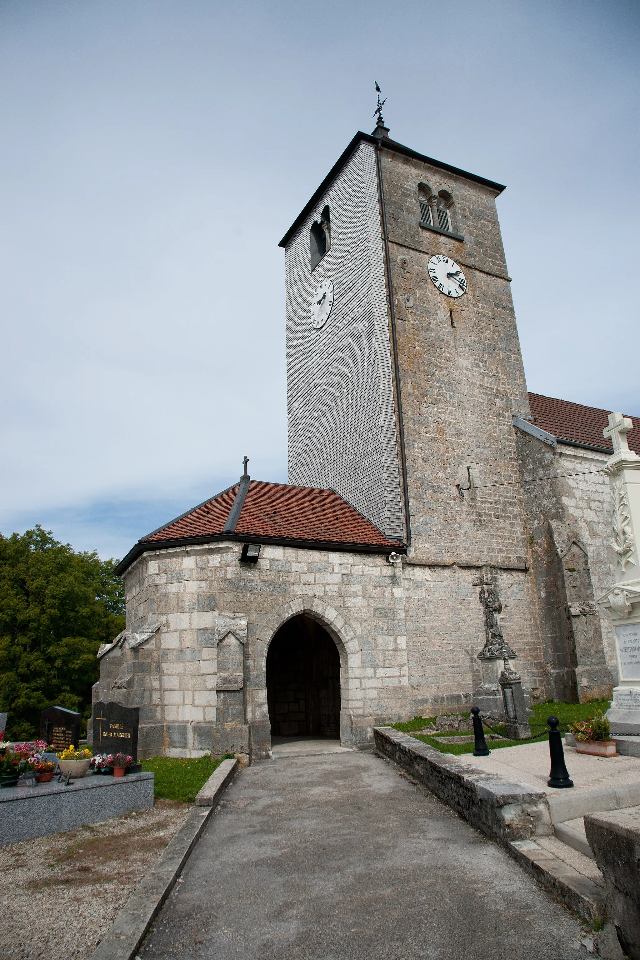 Photo showing: This building is indexed in the base Mérimée, a database of architectural heritage maintained by the French Ministry of Culture, under the reference PA00101728 .