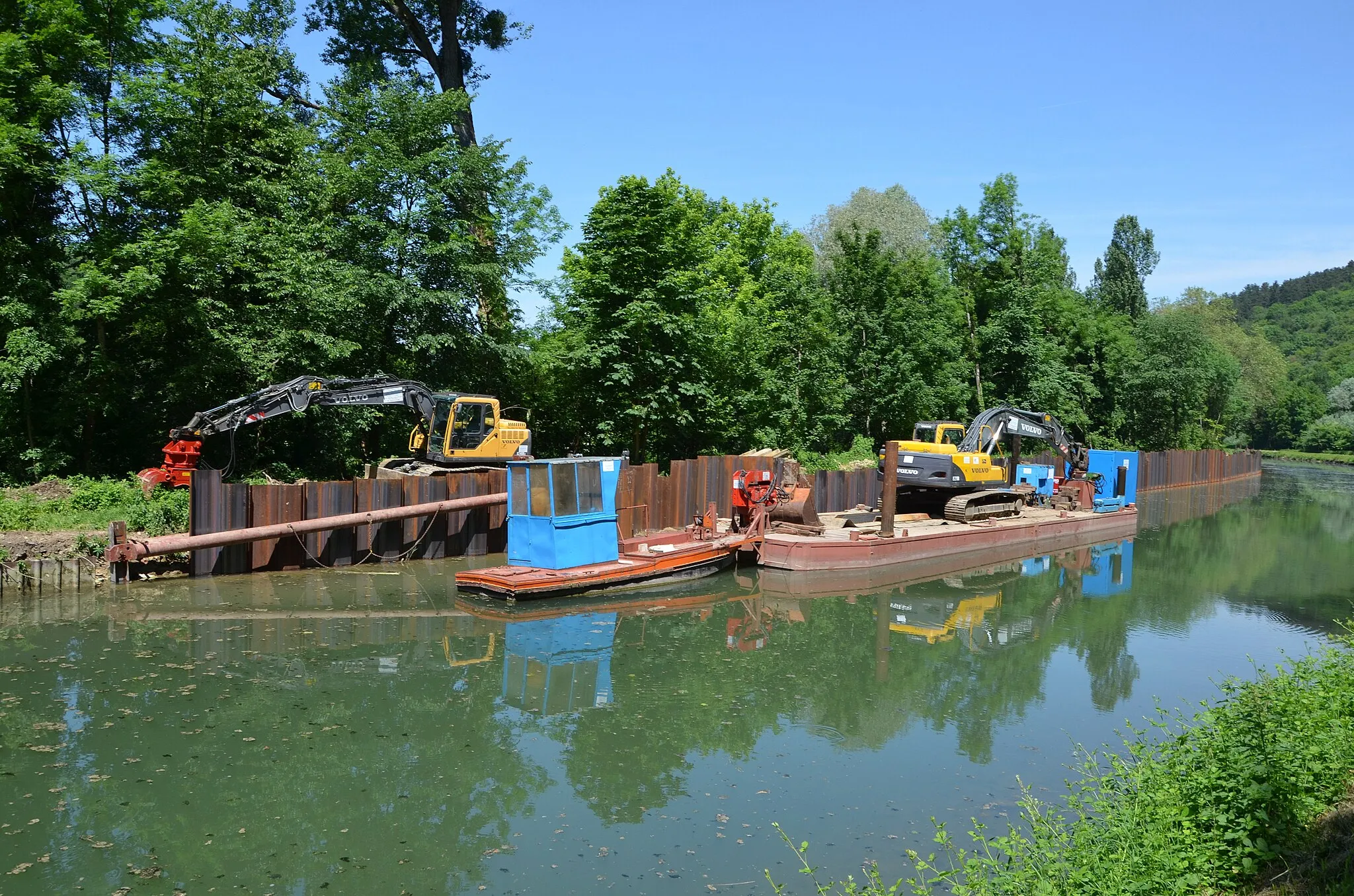 Photo showing: Canal du Rhone au Rhin en cours de réfection entre Aveney et Thoraise , Doubs ,Franche-Comté, France