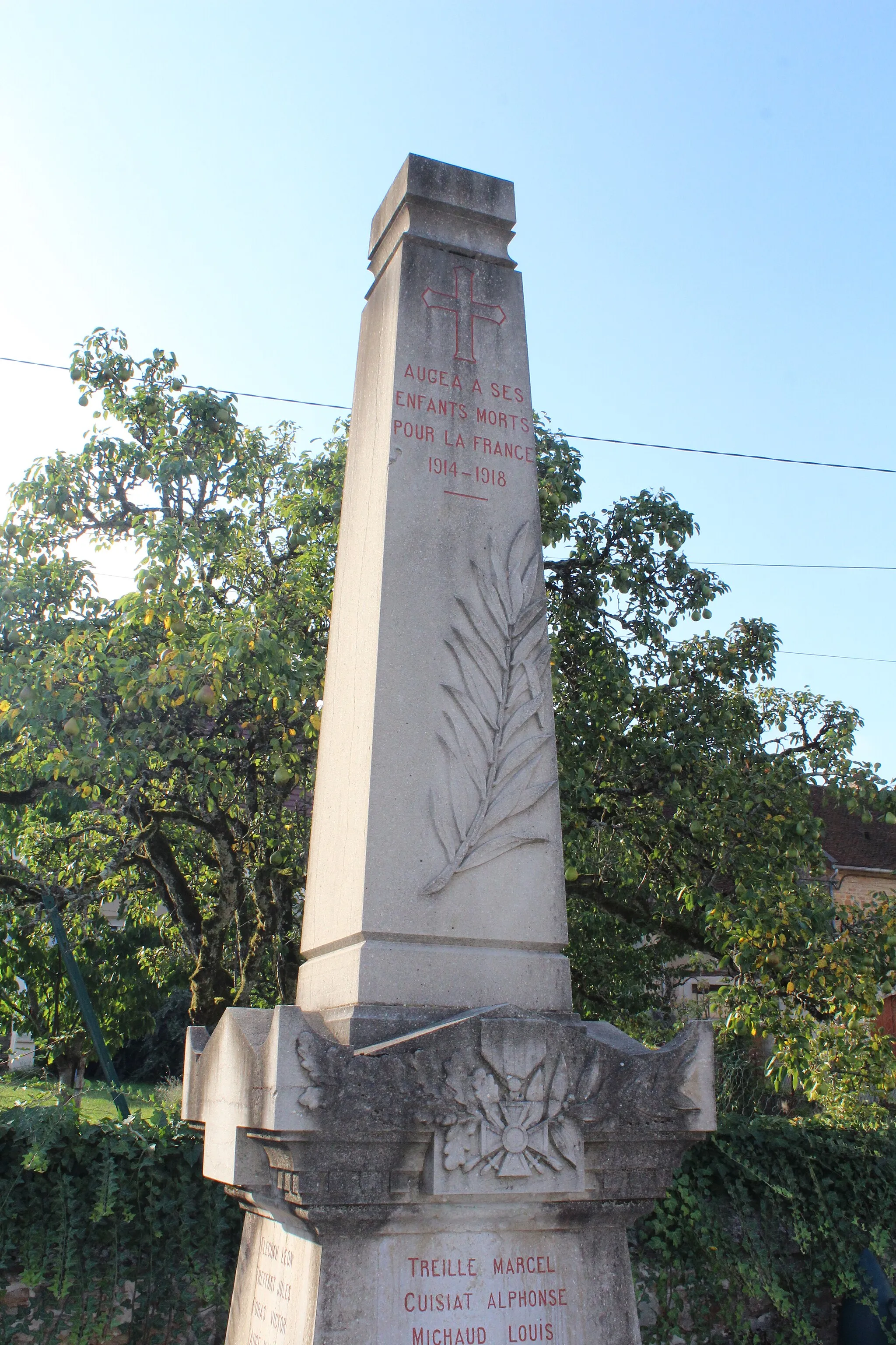 Photo showing: Monument aux morts d'Augea.