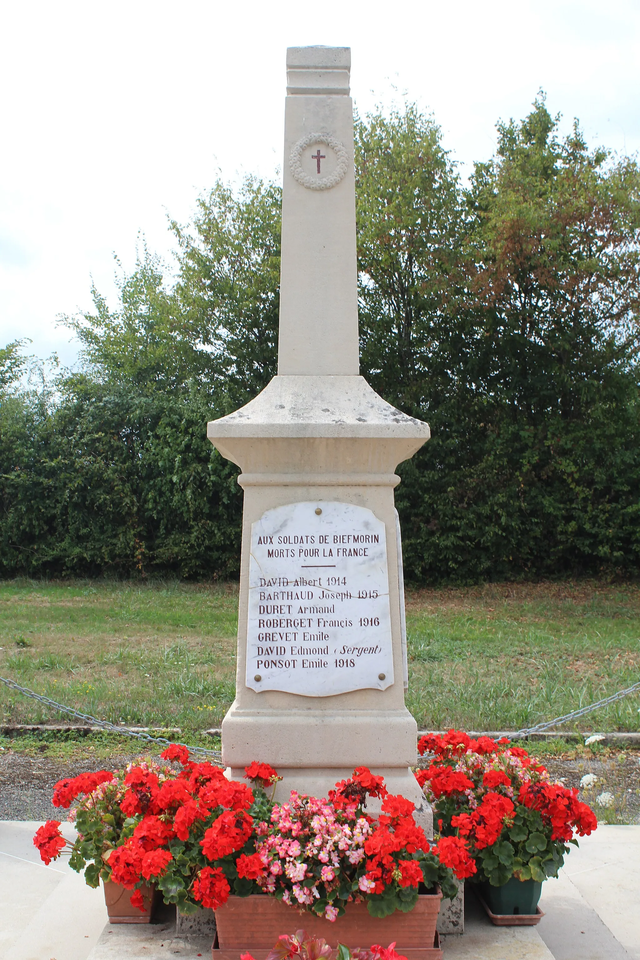 Photo showing: Monument aux morts de Biefmorin.