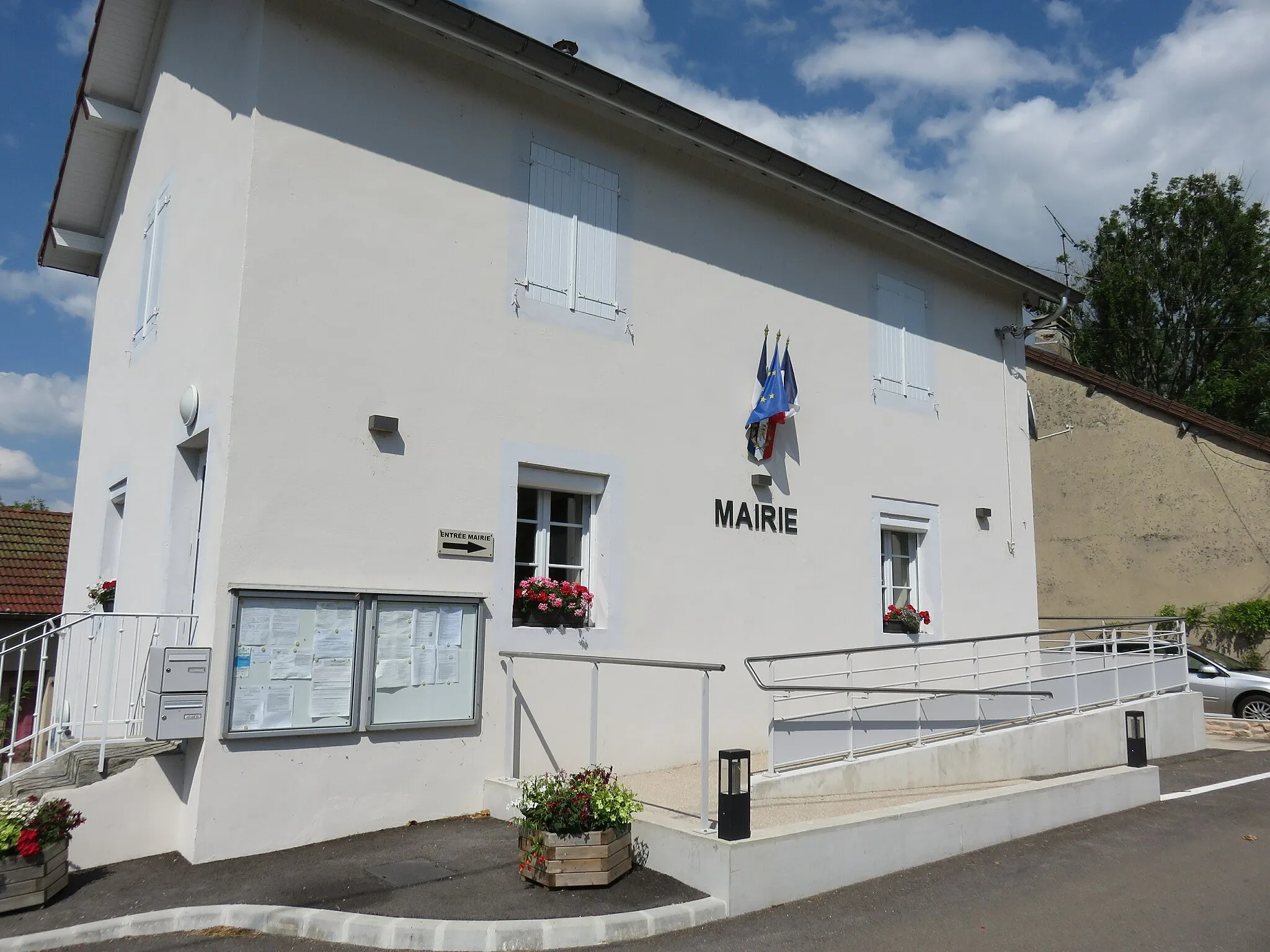 Photo showing: Mairie de Boissia (Jura, France).