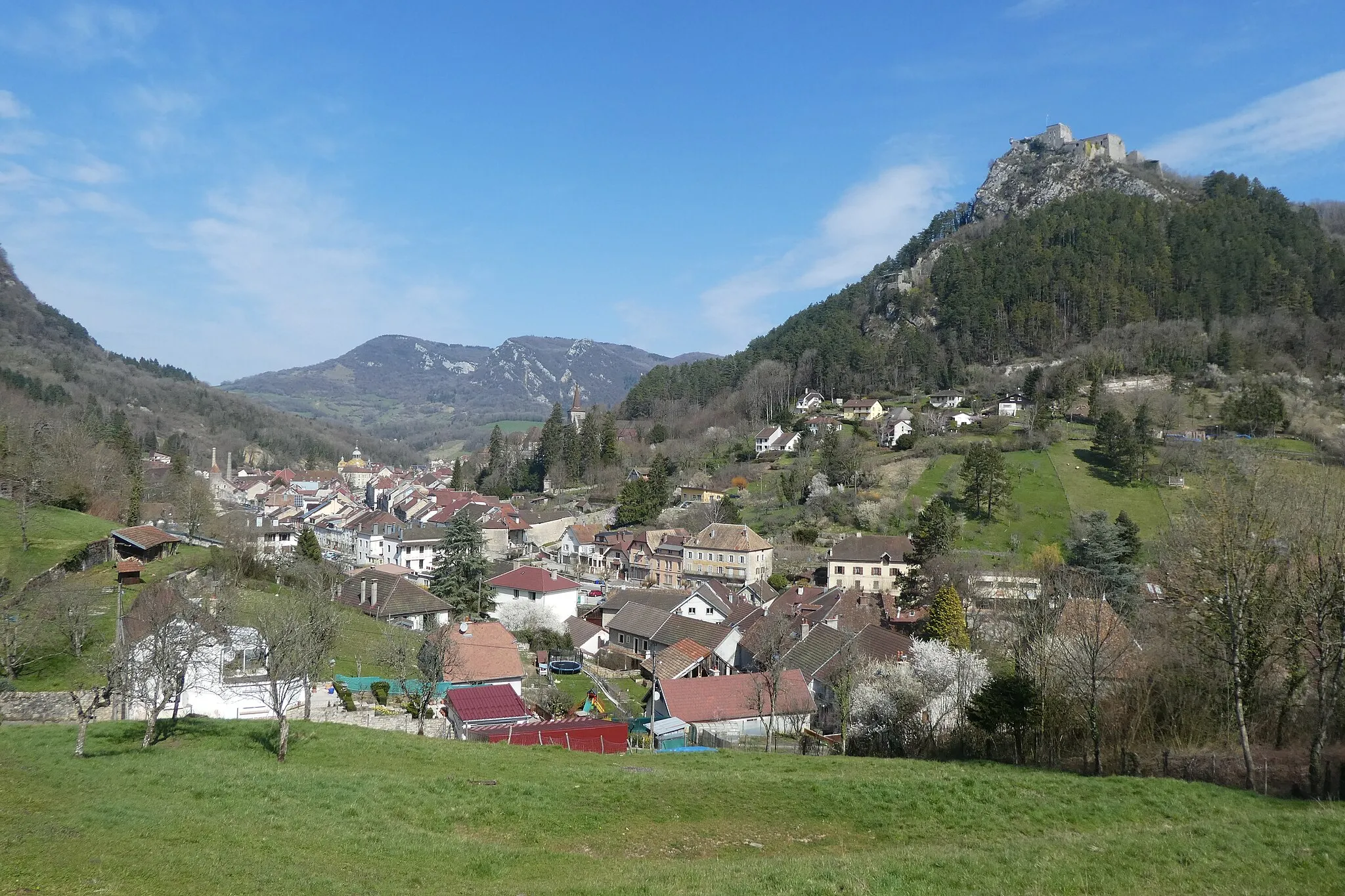 Photo showing: Vue de Bracon et Salins-les-Bains