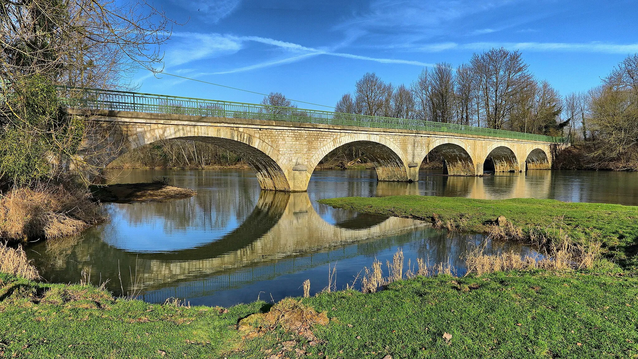 Photo showing: Le pont sur la Loue