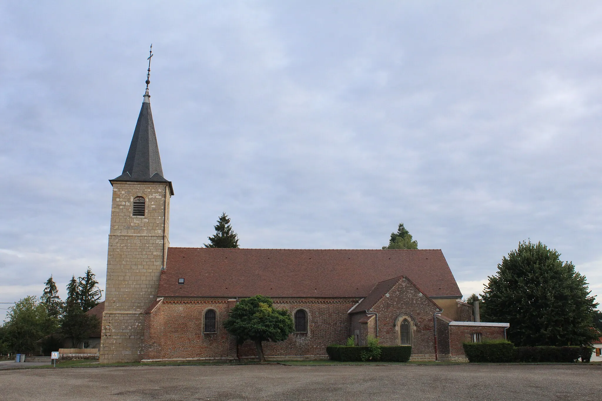 Photo showing: Église de l'Assomption-de-la-Bienheureuse-Vierge-Marie de Chapelle-Voland.