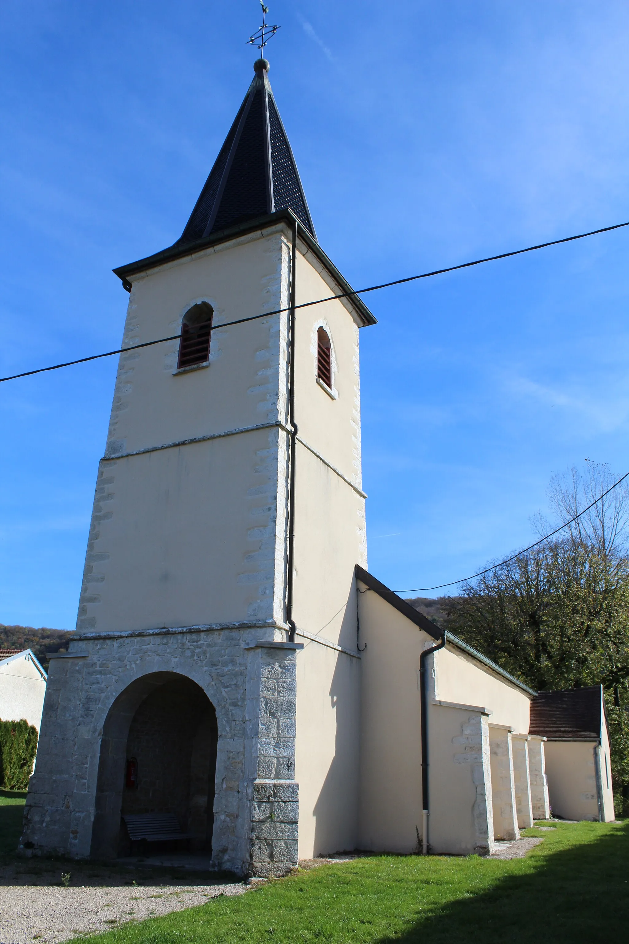 Photo showing: Église Saints-Pierre-et-Paul de Charnod.