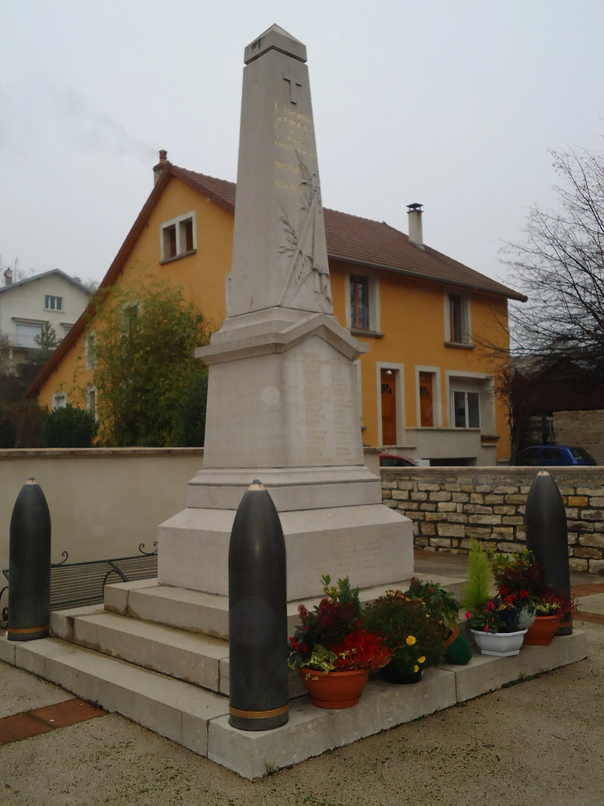 Photo showing: Monument aux morts de la Première guerre mondiale