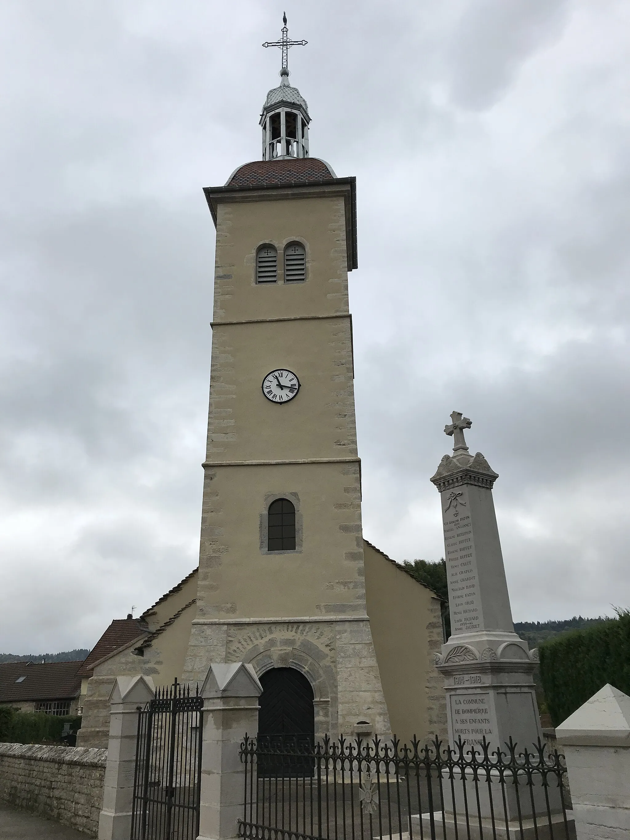 Photo showing: Dompierre-sur-Mont (Jura, France) en octobre 2017.