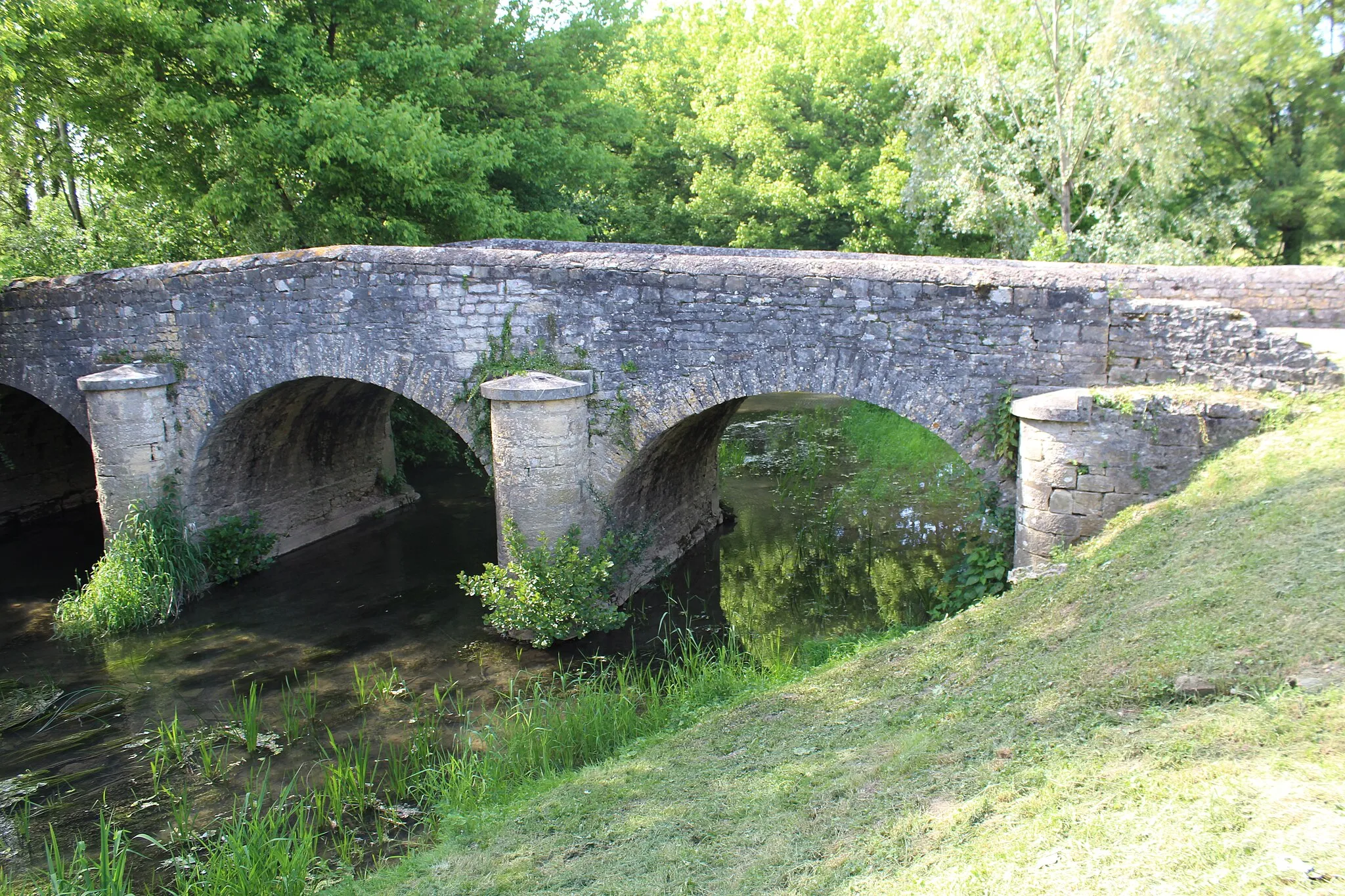 Photo showing: Pont de la Raie des Moutelles.