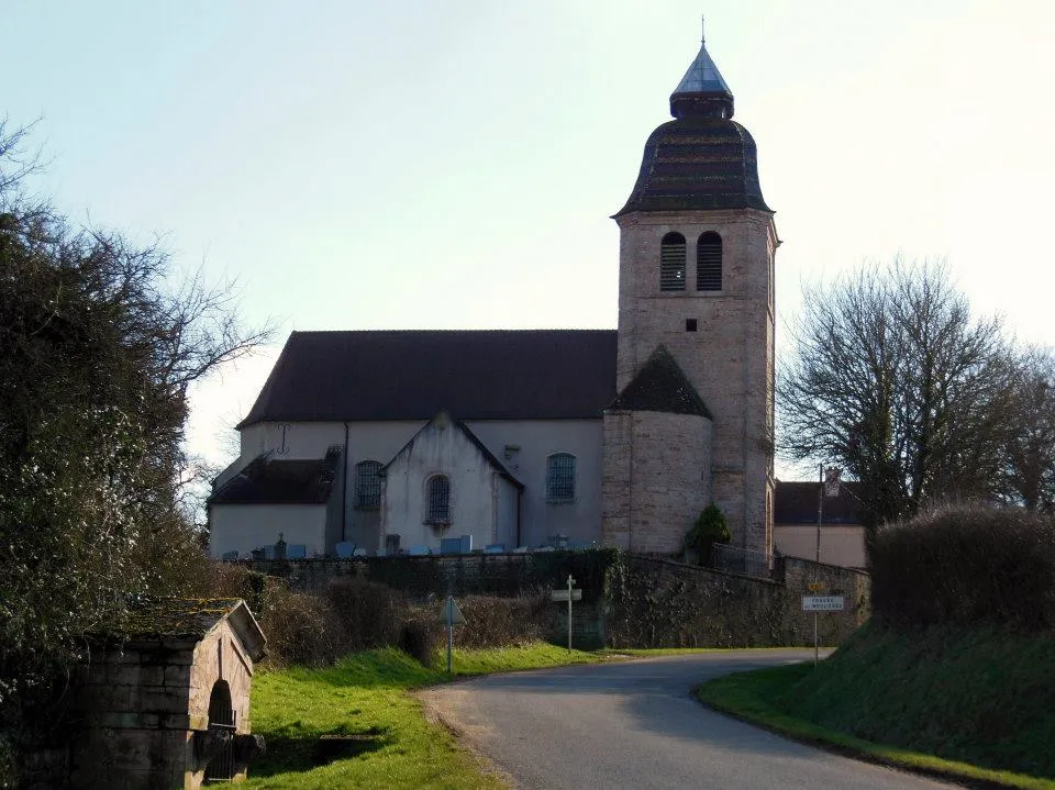 Photo showing: Eglise Saint-Michel (XVIe-XVIIIe s), Rue Saint-Michel, à Frasne-les-Meulières (Jura).
