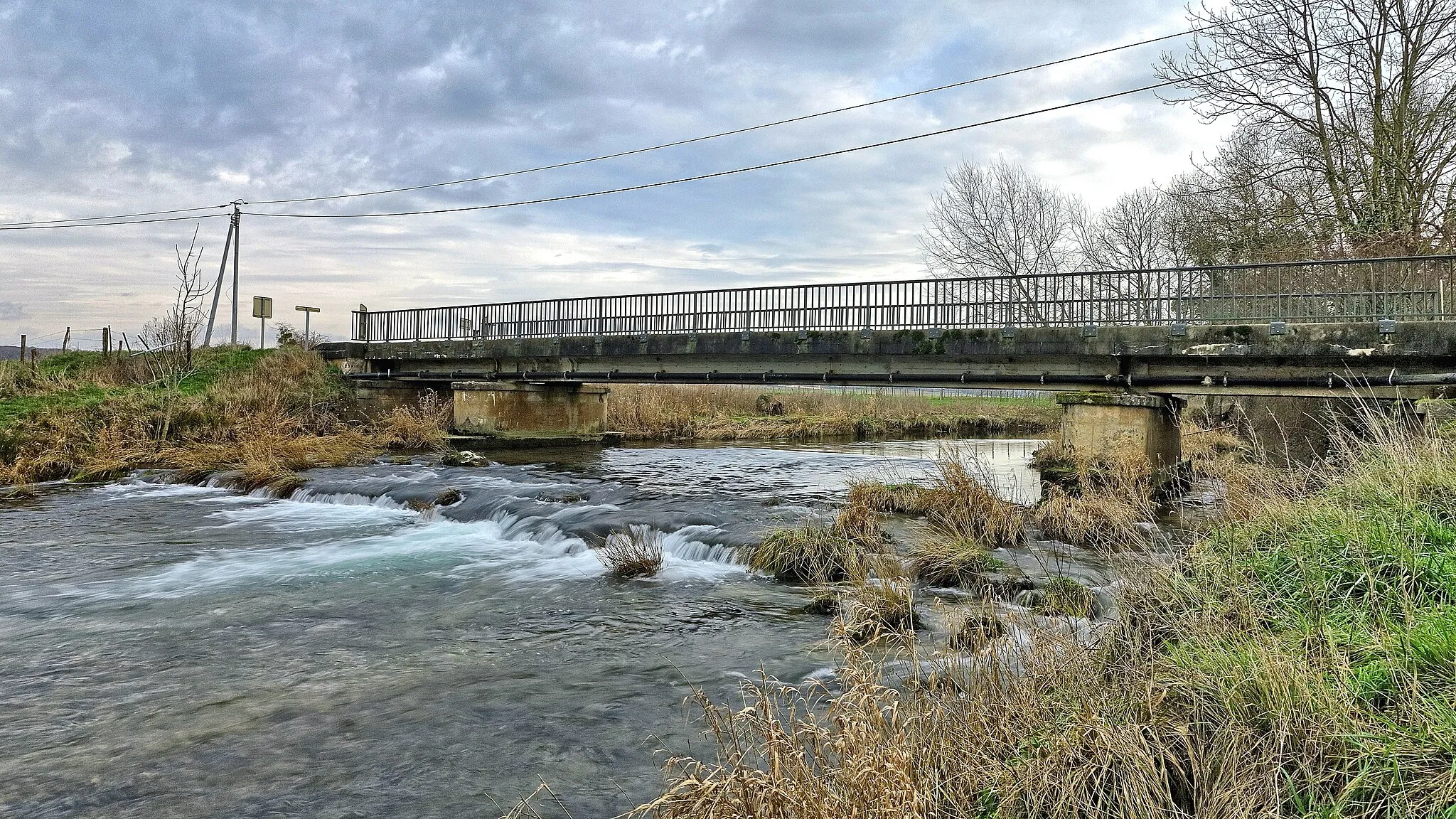 Photo showing: Le pont sur la Cuisance à La Ferté